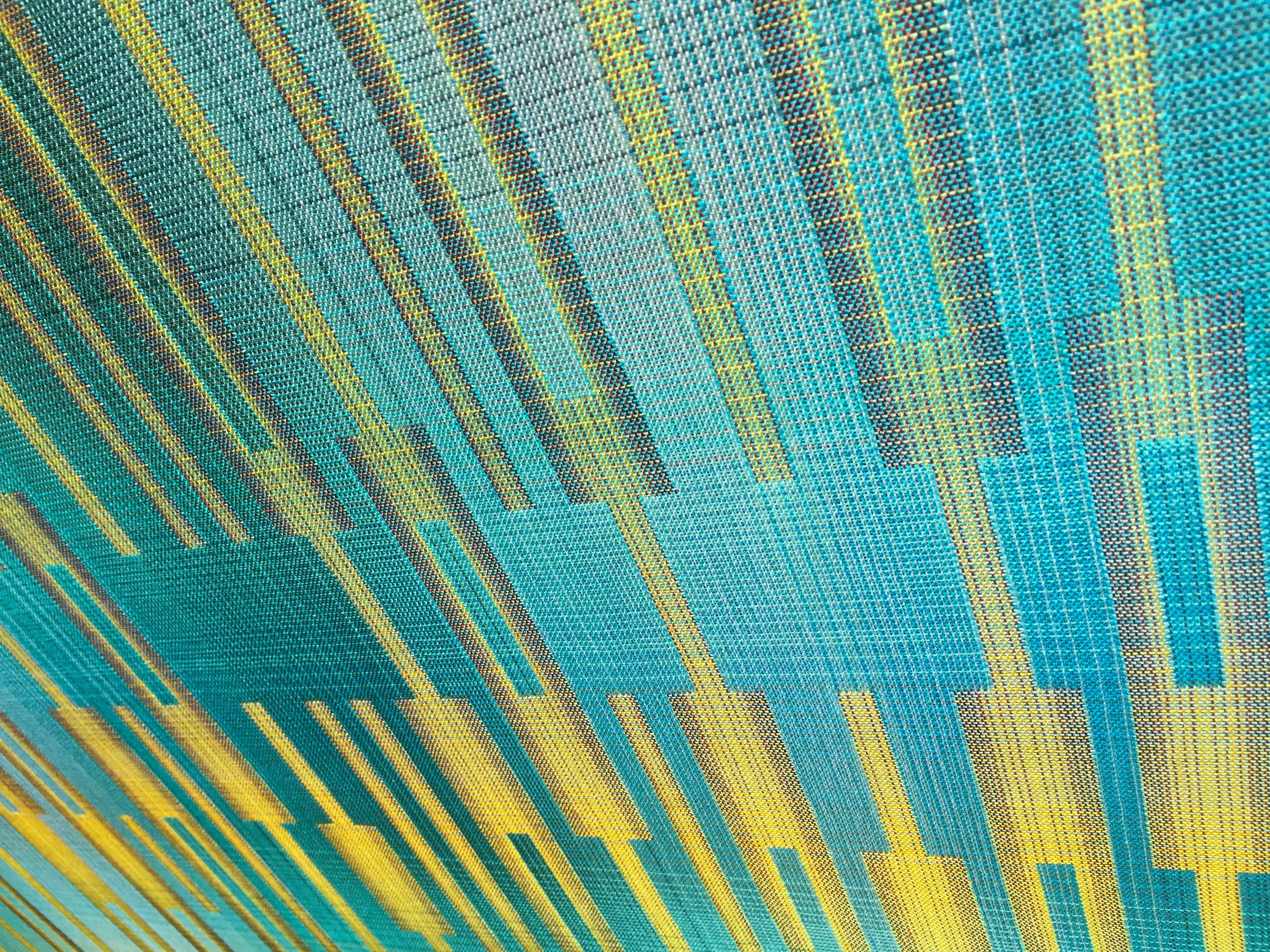 2020 V de Christiane Maurer - Arte textil, motivo geométrico, tejido a mano en venta 9