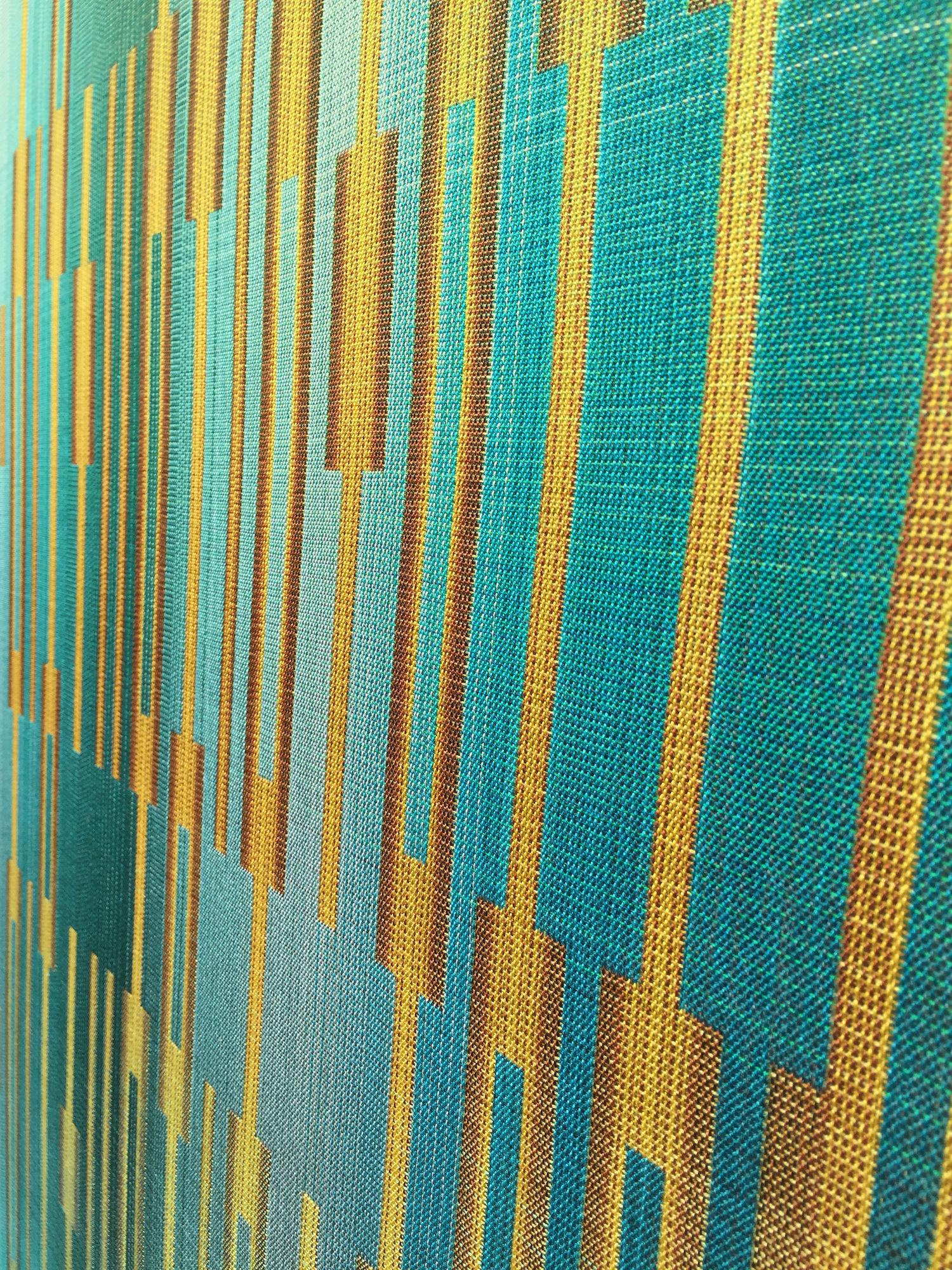 2020 V de Christiane Maurer - Arte textil, motivo geométrico, tejido a mano en venta 8
