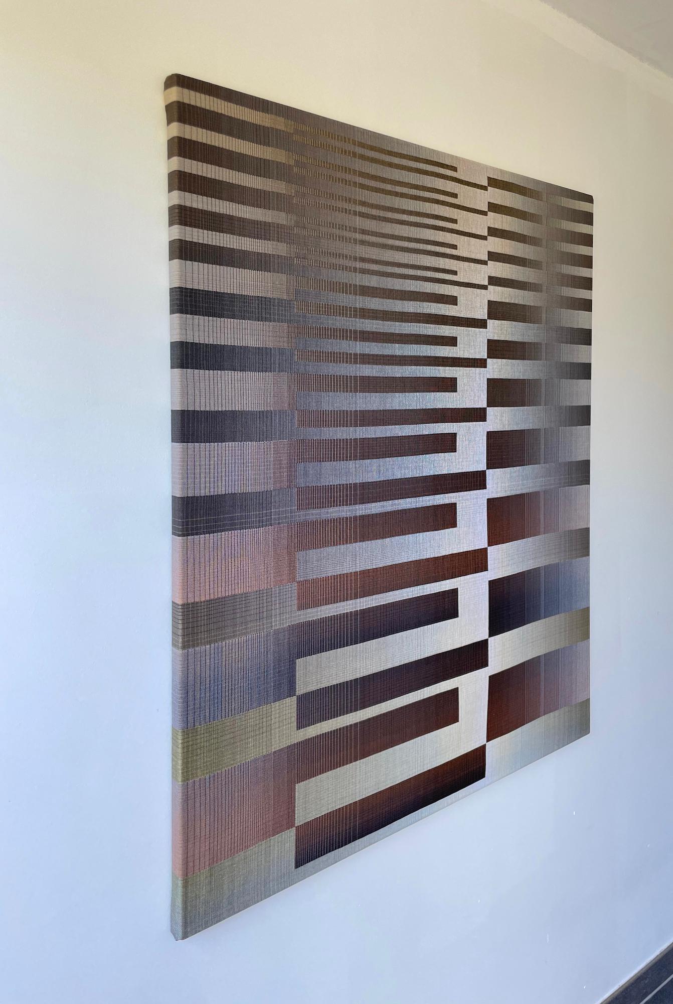 2022 I - 2 von Christiane Maurer - Textilkunst, geometrisch, Brauntöne im Angebot 3