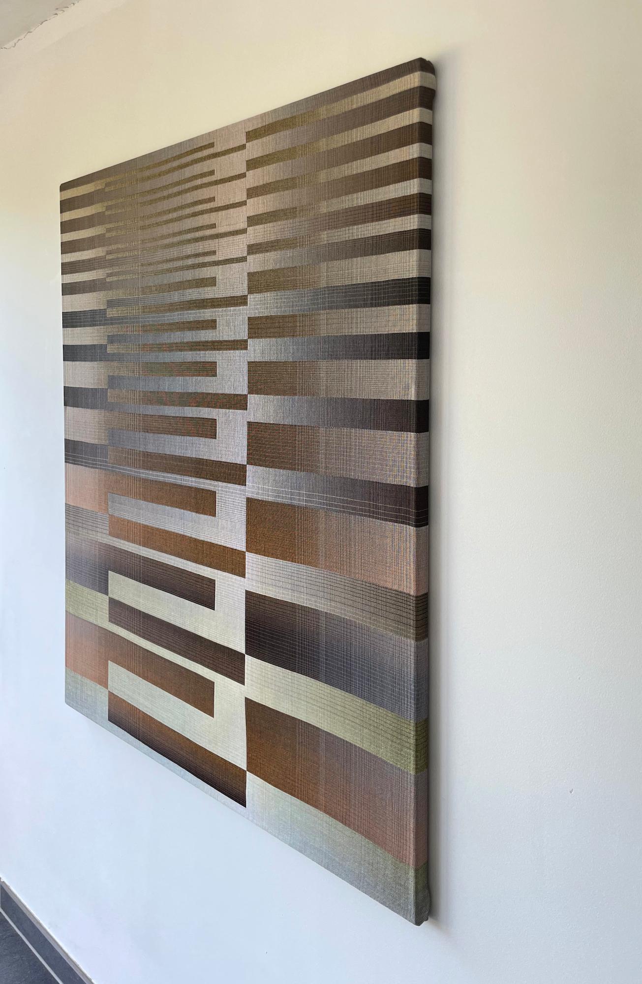 2022 I - 2 von Christiane Maurer - Textilkunst, geometrisch, Brauntöne im Angebot 4
