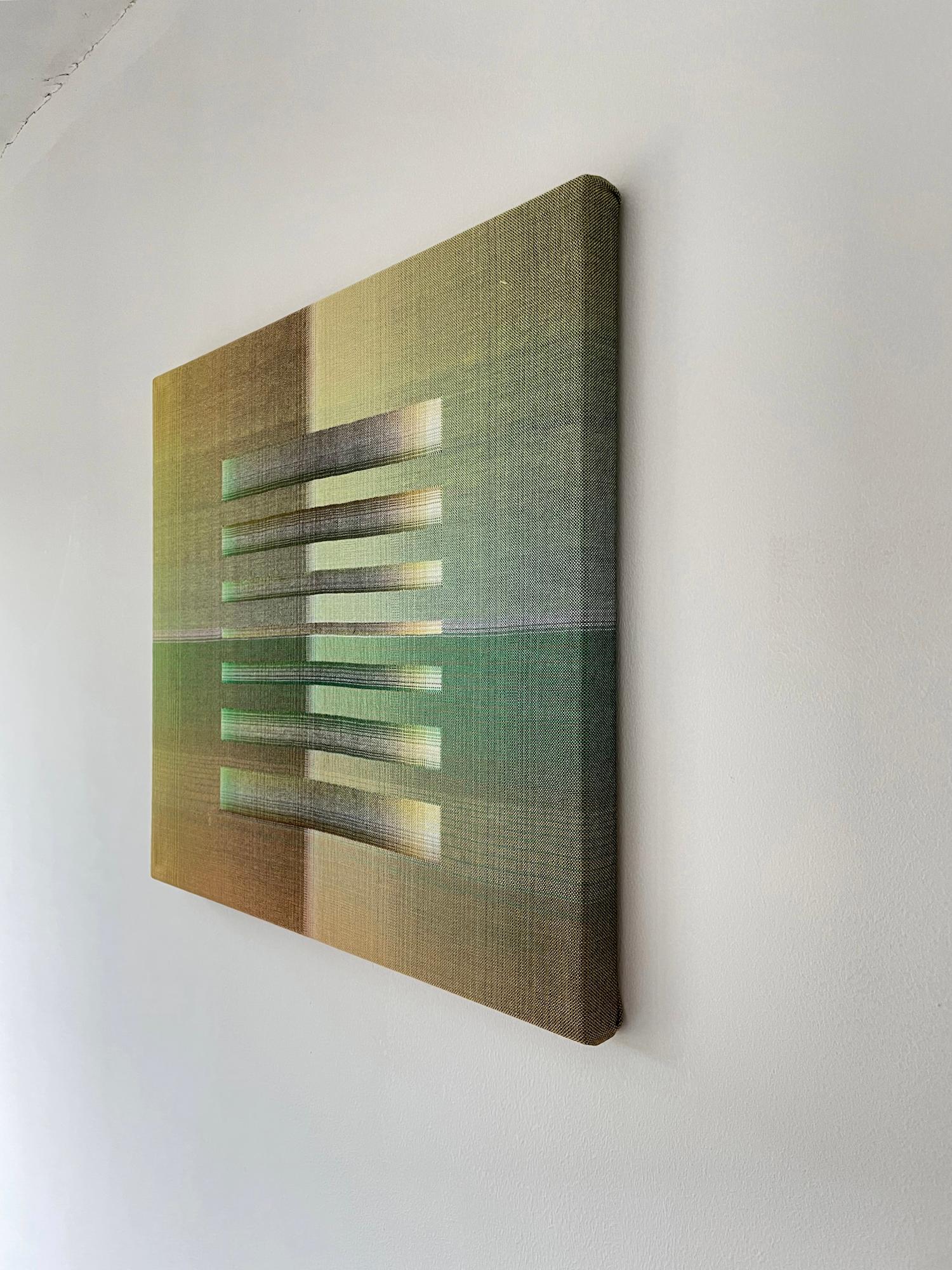 2023 III - 4 di Christiane Maurer - Arte tessile, linea, geometria, tono verde in vendita 5