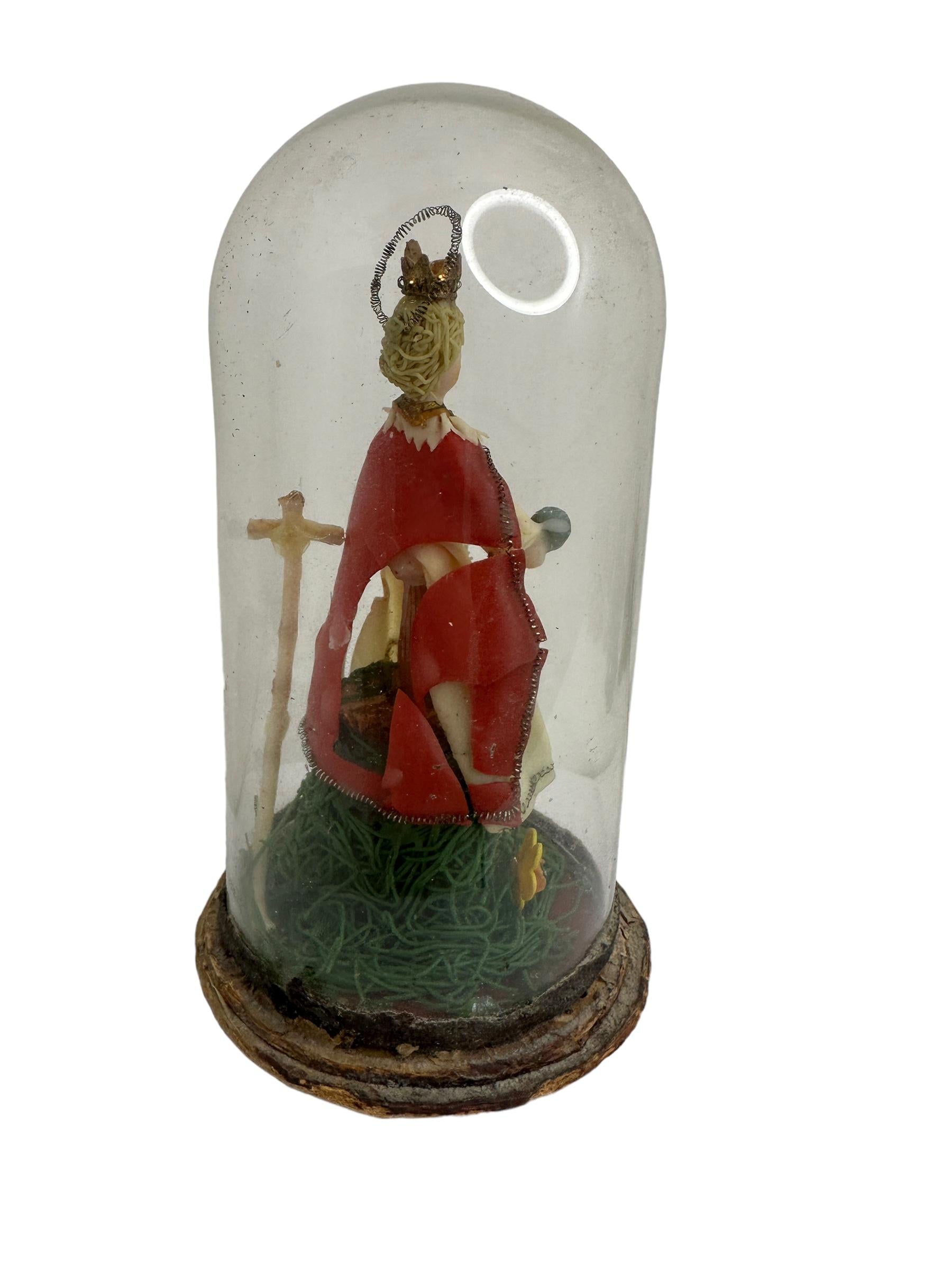 Christianity Monastery Work Virgin Mary in Glass Display Case Antique German In Good Condition For Sale In Nuernberg, DE
