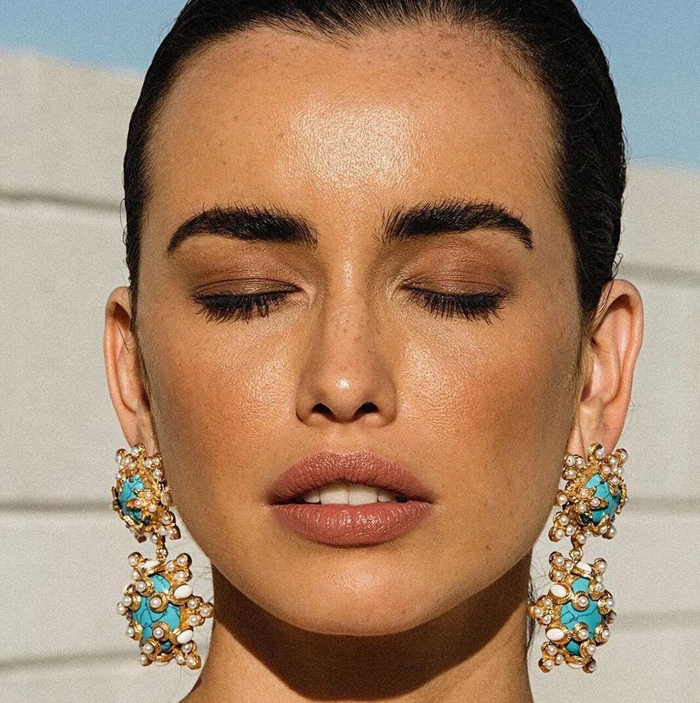 The Lucia Earrings are handcrafted in Europe. Created with 24k gold-plated brass, the Lucia Earrings feature turquoise with acrylic turquoise beads. Perfect for special occasions, garden weddings, bridal and cocktail parties. 

Please note each and