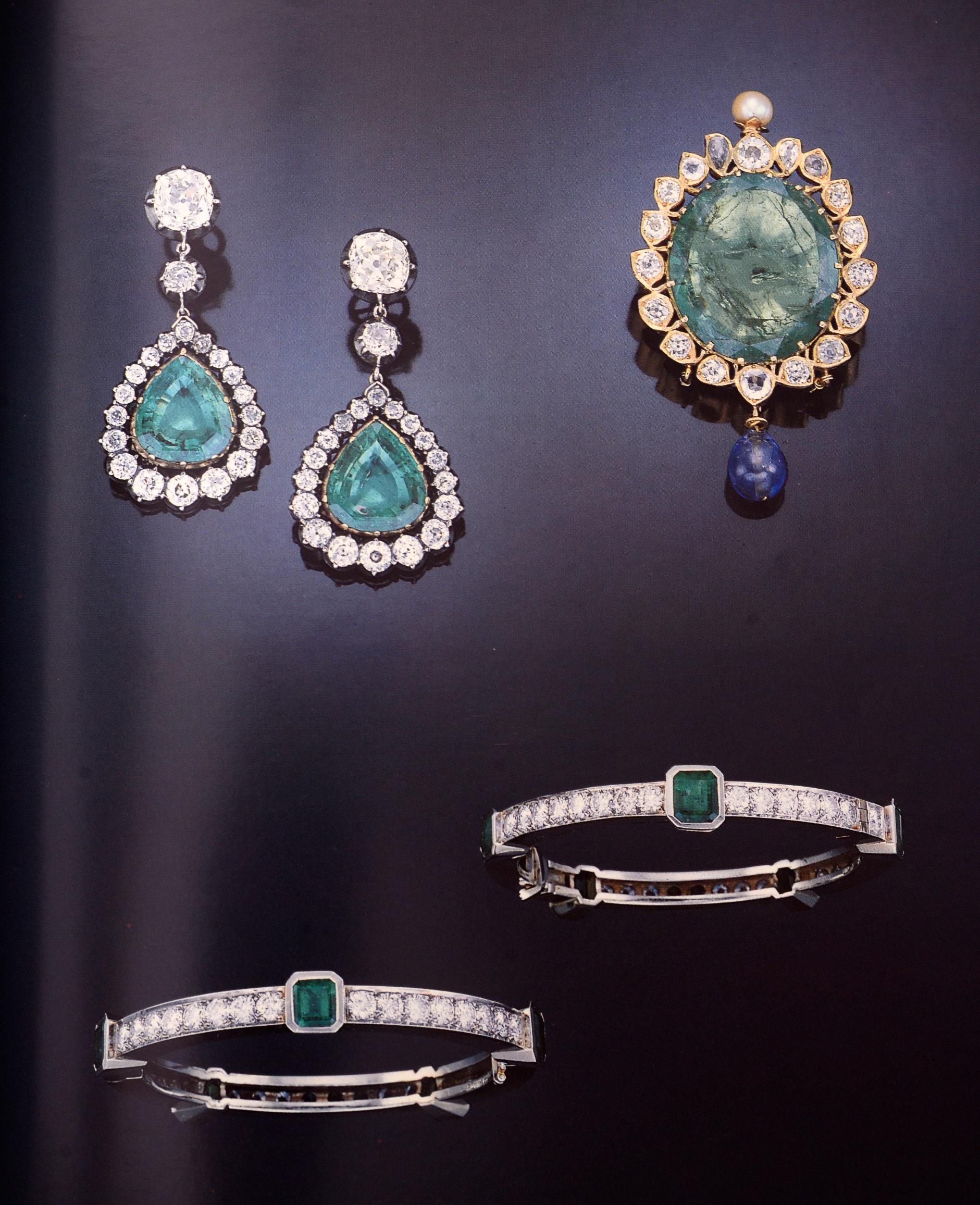 Christie's Auction New York Magnificent Jewels October 21, 1992 In Good Condition For Sale In valatie, NY