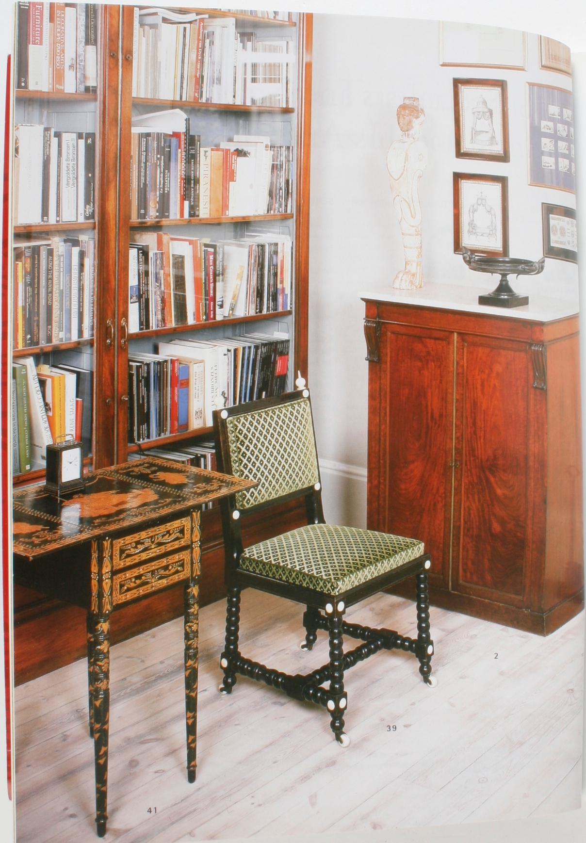 Christie's : Catalogue Library at Gaiter's Green & Fine English Furniture, mars 2003. Catalogue à couverture souple avec résultats. 353 lots de beaux meubles et accessoires anglais d'époque.
NPT Books une division de N.P. Trent Antiques possède une