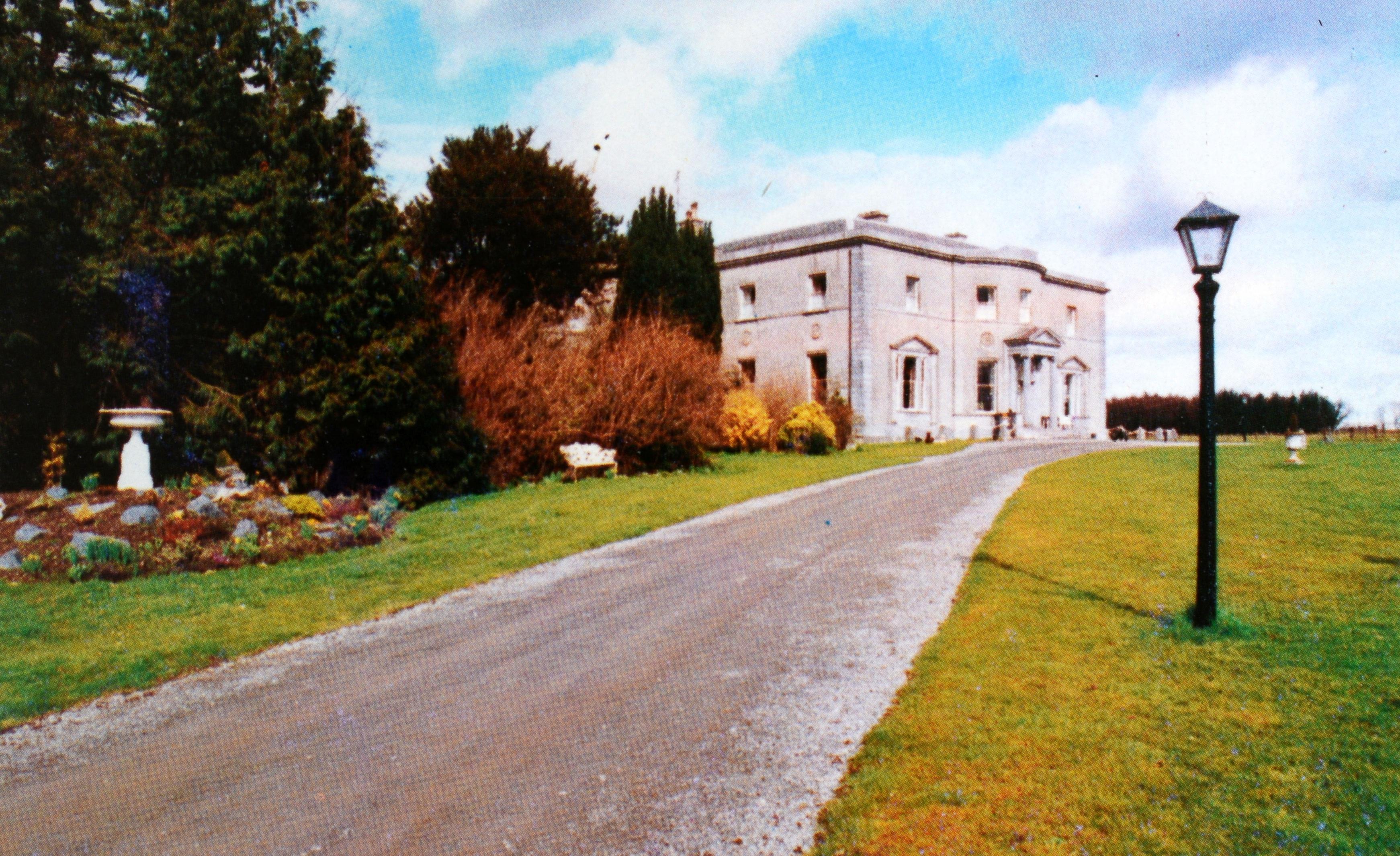 Nordirlandese Catalogo della vendita di Christie's dei contenuti di Castlegar, Ballinalsoe, Co. Galway in vendita