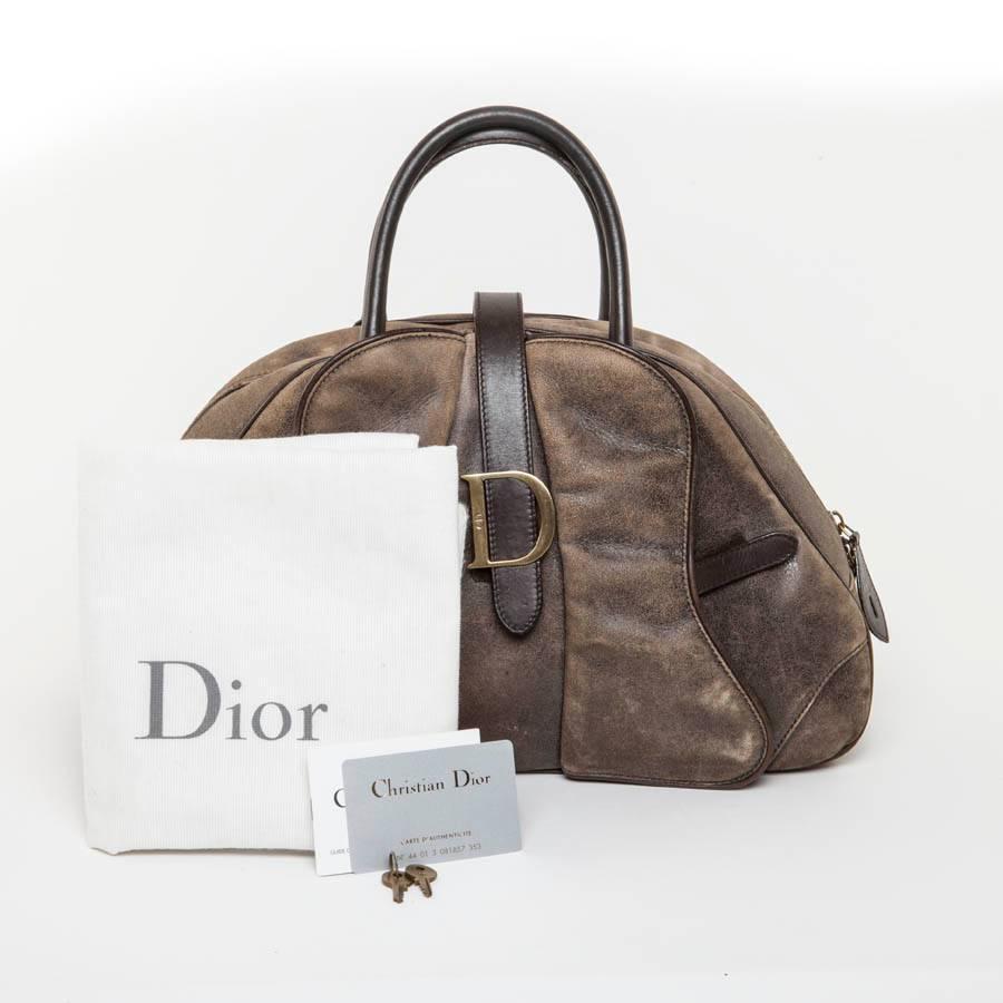 CHRISTIN DIOR 'Saddle Bowling' Bag in Aged Patinated Beige and Brown Leather In Good Condition In Paris, FR