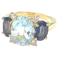 Christina Addison Anillo Gota de Chicle Pequeña con Topacio Azul Iolita y Diamantes