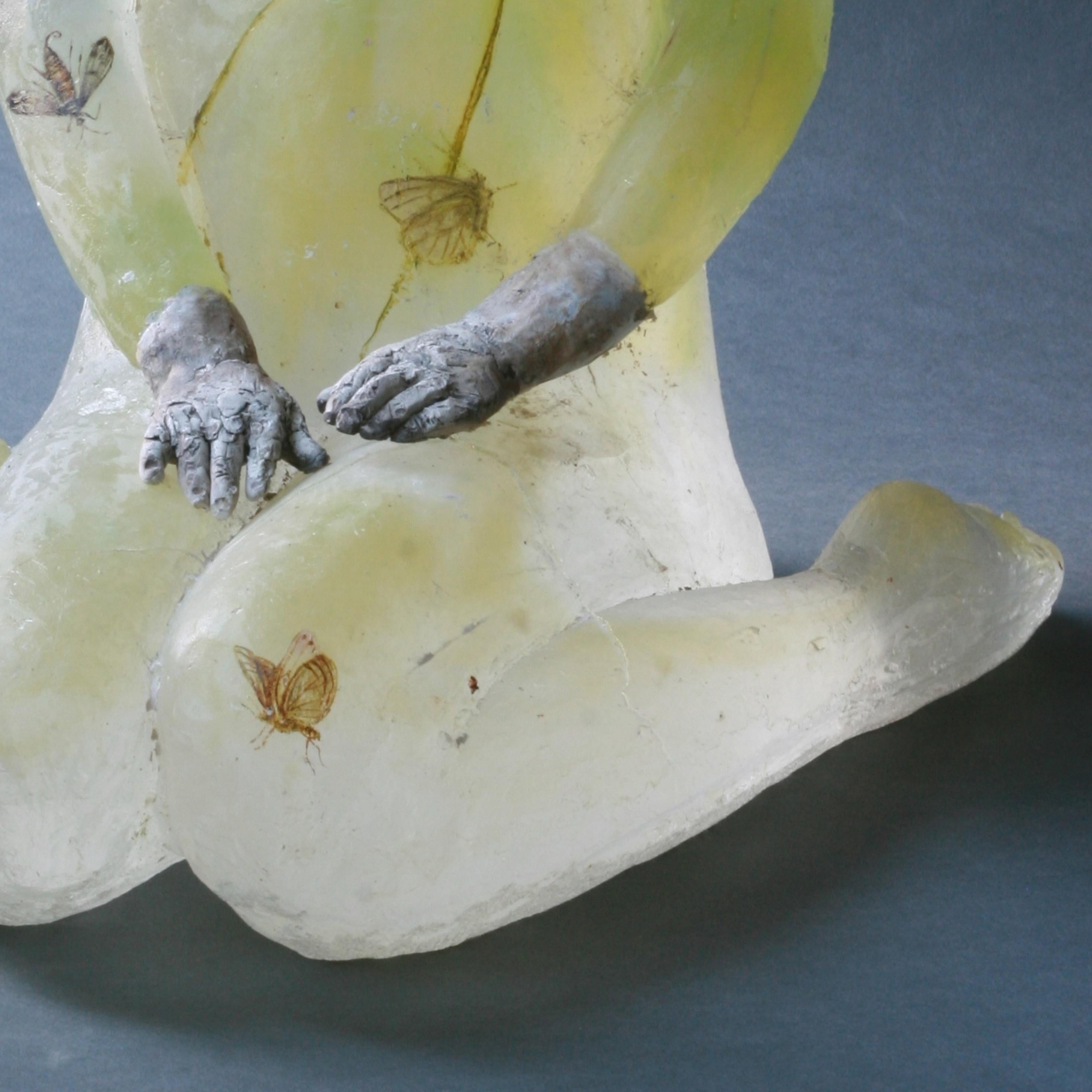 NATURJUNGE (Grau), Figurative Sculpture, von Christina Bothwell