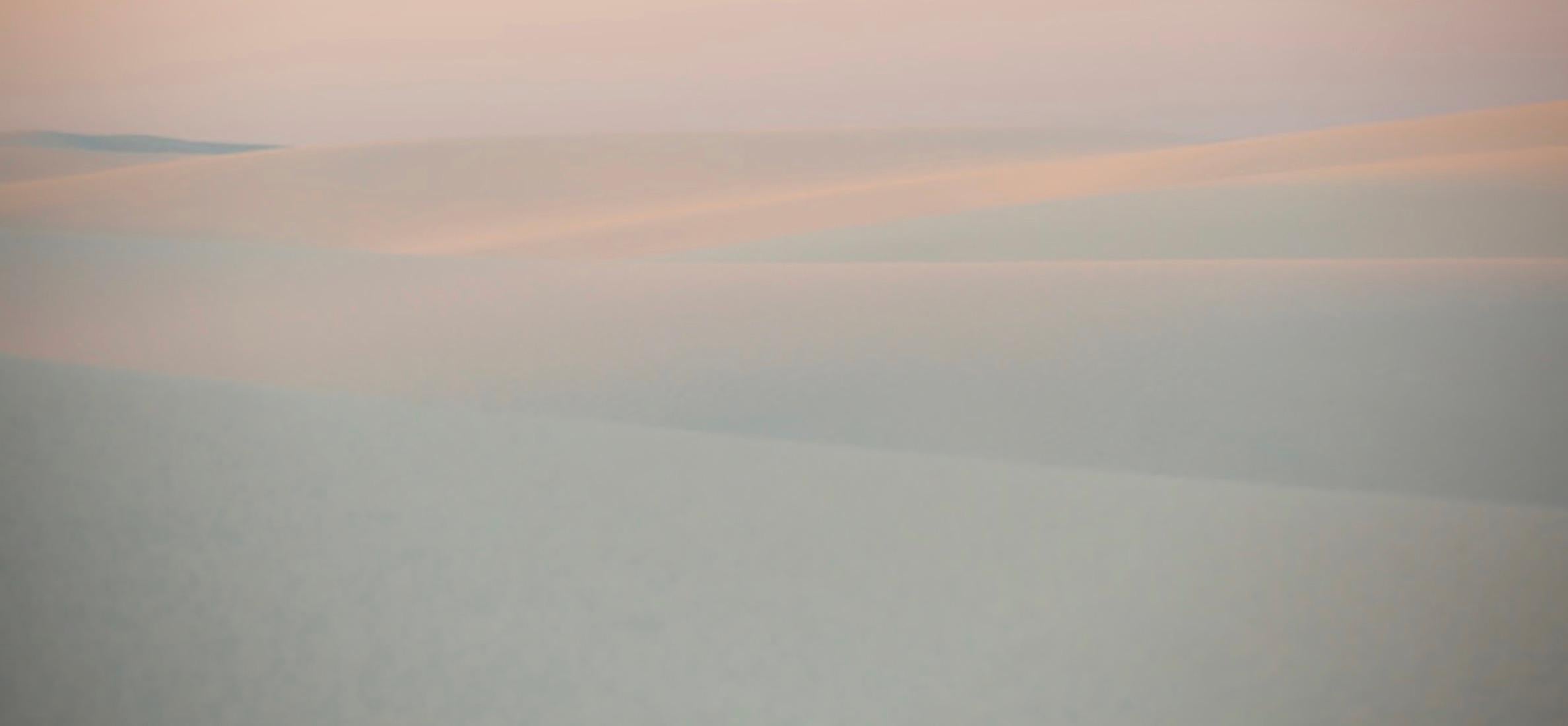 Christina Craemer è un'artista di Los Angeles che viaggia per il mondo fotografando l'acqua nelle sue molteplici forme, soprattutto le cascate. Combina innumerevoli immagini per creare una composizione di grande impatto.  Questa composizione viene