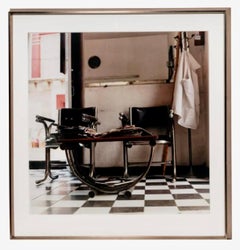 Grande photographie vintage contemporaine imprimée en C-Print couleur Photo Beauty Shop Interior 