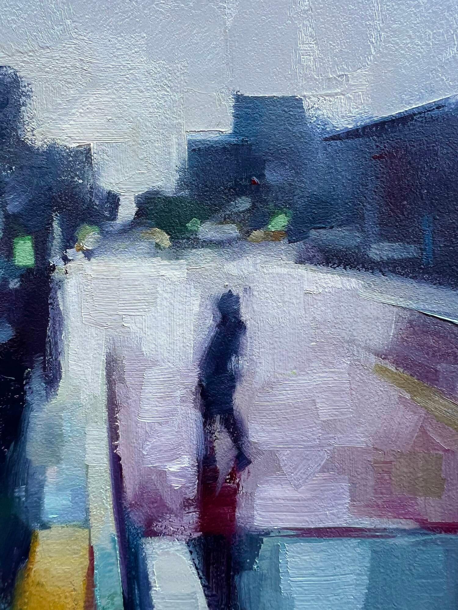 Zeitgenössische 10x8 Ölgemälde der regnerischen Stadt Straße mit Nebel und Figur im Angebot 2