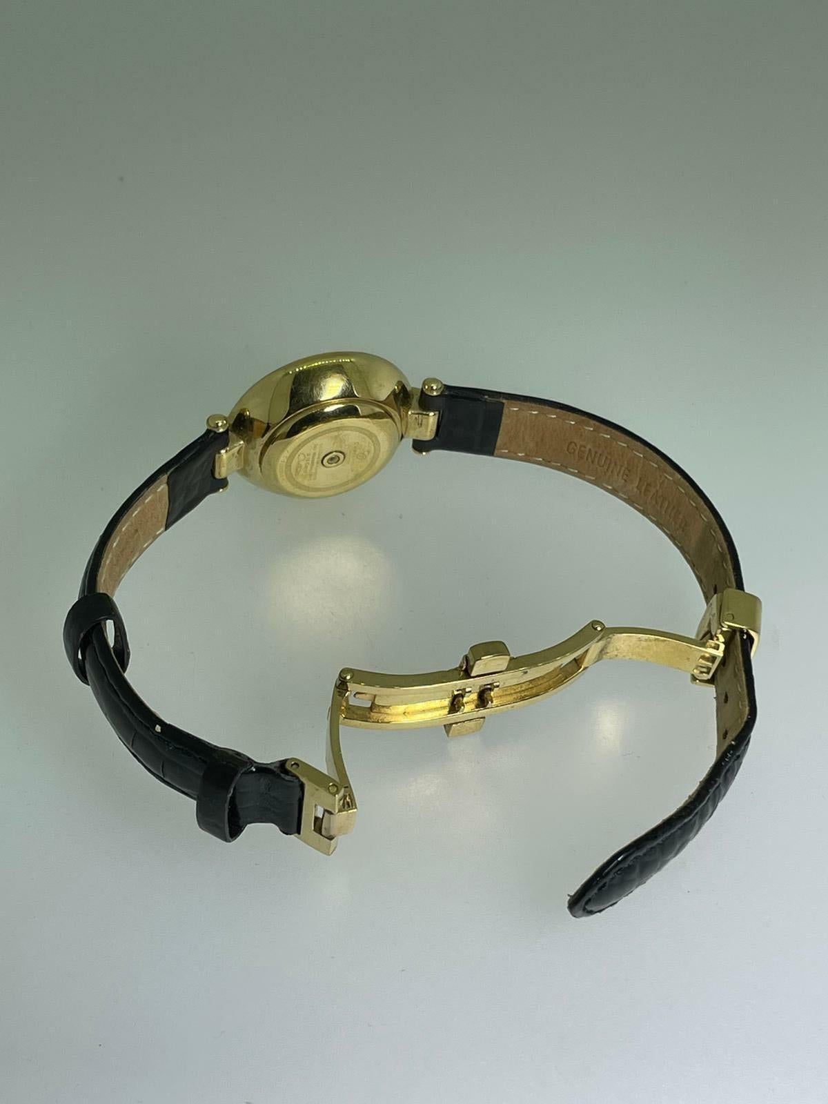 Reloj de señora Christina London con bisel de diamantes y esfera iridiscente chapado en oro de 18 quilates en venta 2