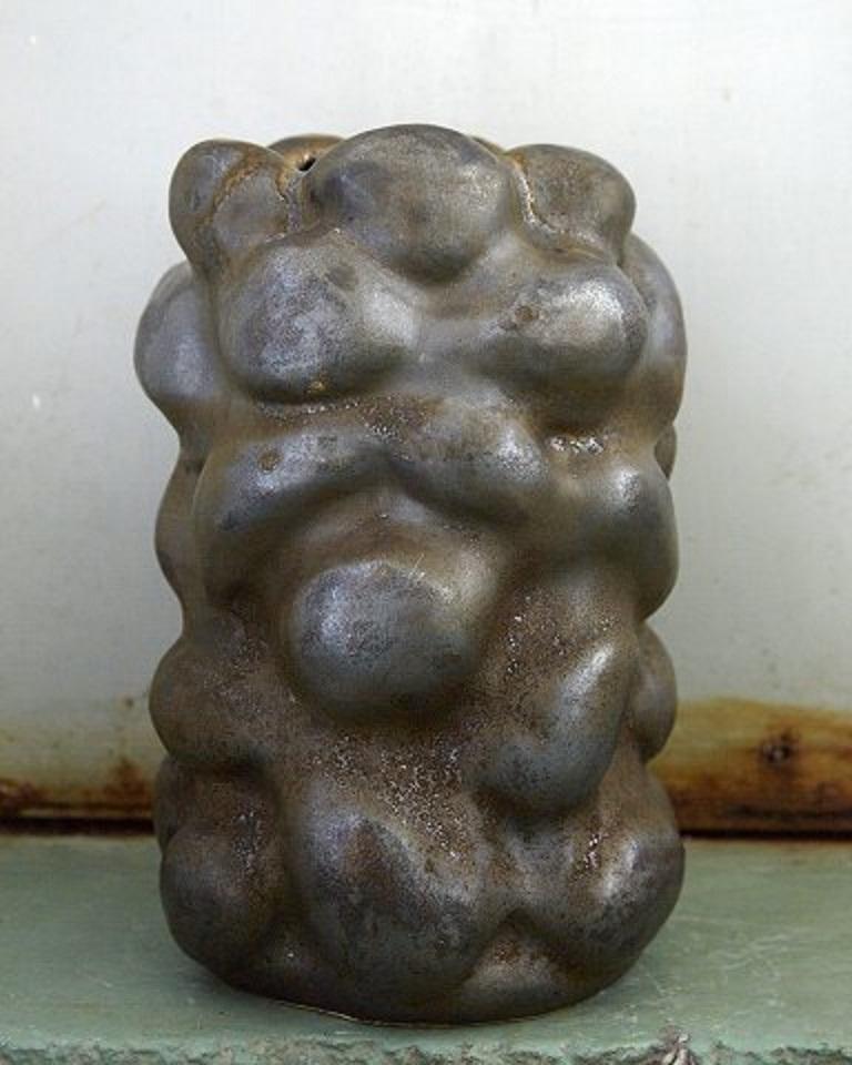 Organic Modern Christina Muff (B. 1971). Large Unique Sculptural Vase in Stoneware. 