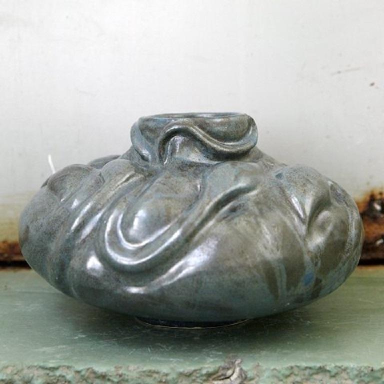 Organico moderno Christina Muff, Vaso scultoreo unico nel suo genere realizzato in gres in vendita