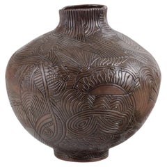 Christina Muff, artiste contemporaine danoise. Vase unique en grès avec sculptures.