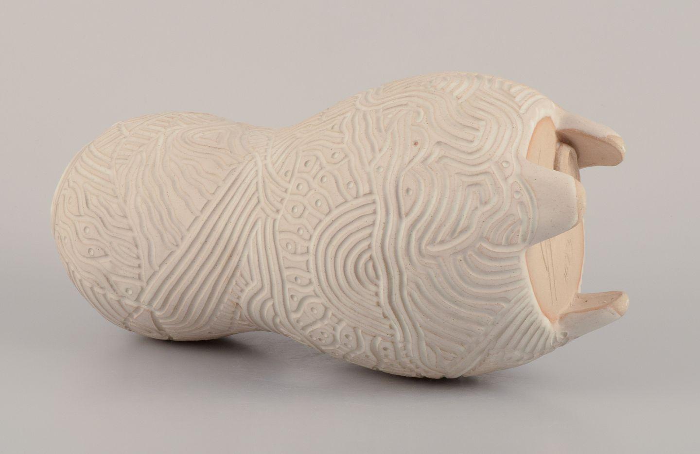 Christina Muff, artiste contemporaine danoise. Grand vase unique en grès. 2023 en vente 1