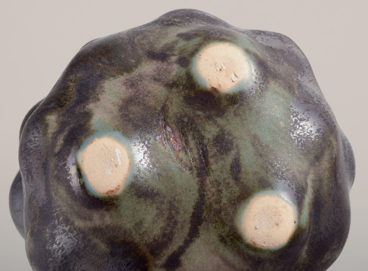 Christina Muff, artiste contemporaine danoise. Vase sculpté en grès. en vente 1