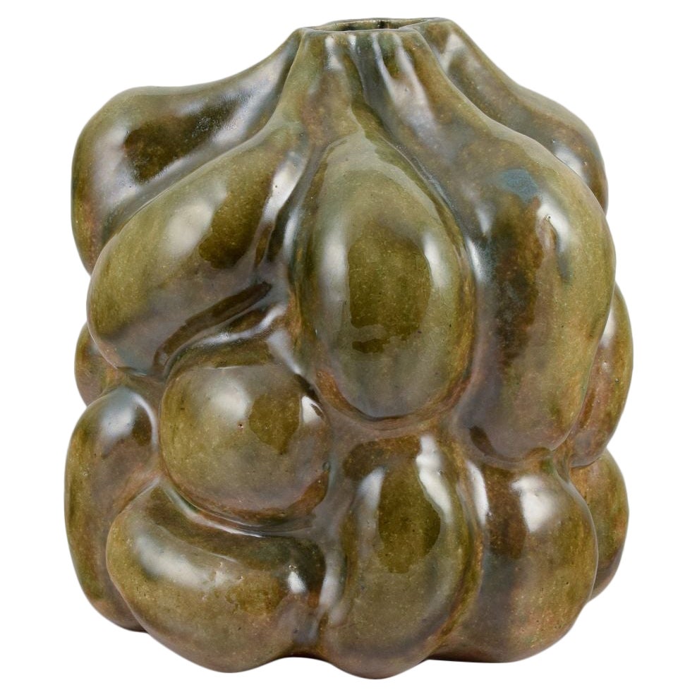 Christina Muff, artiste céramiste contemporaine danoise. Vase de forme organique.