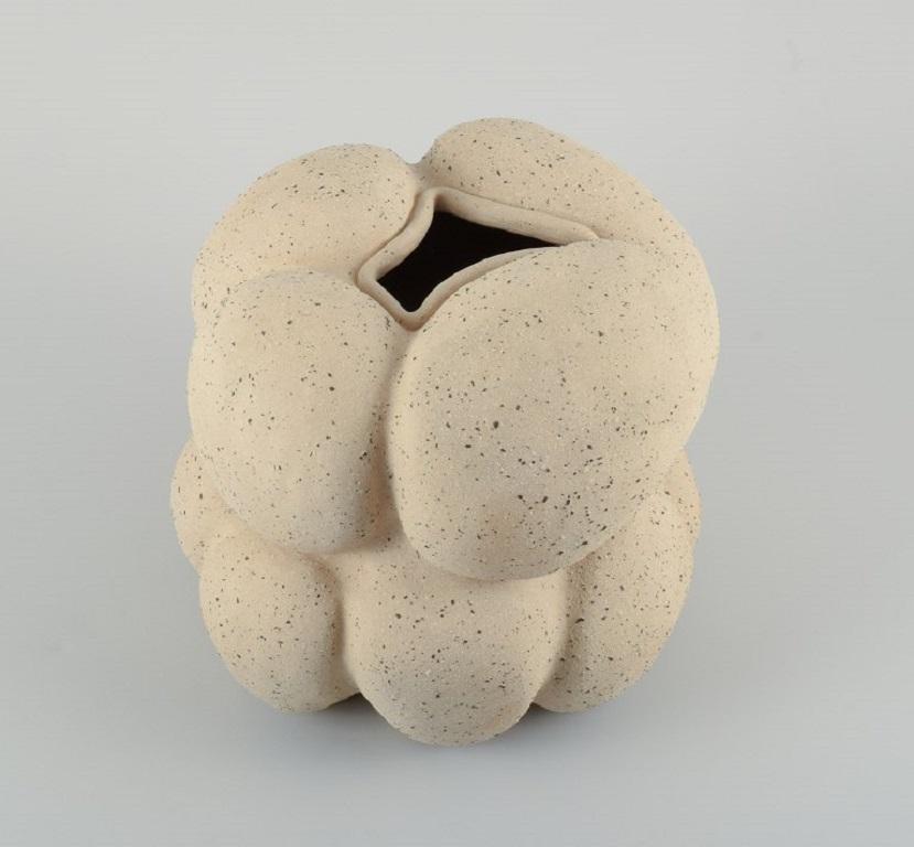 Christina Muff, ceramista contemporánea danesa, Gran vasija única sin esmaltar Glaseado en venta