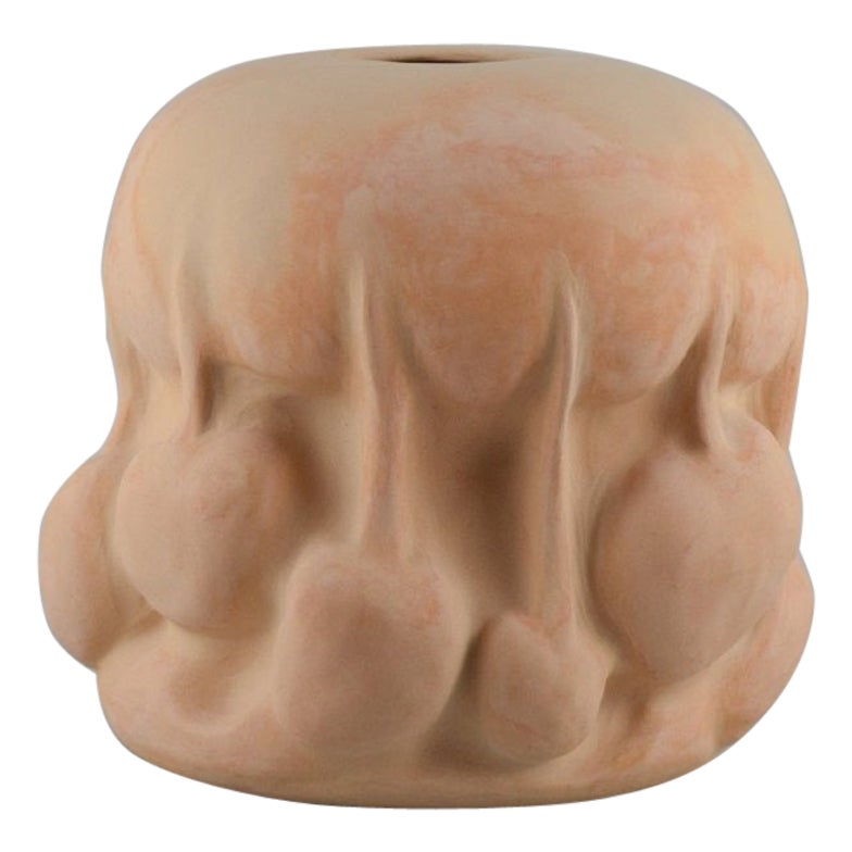 Christina Muff, céramiste contemporaine danoise. Vase unique en grès.