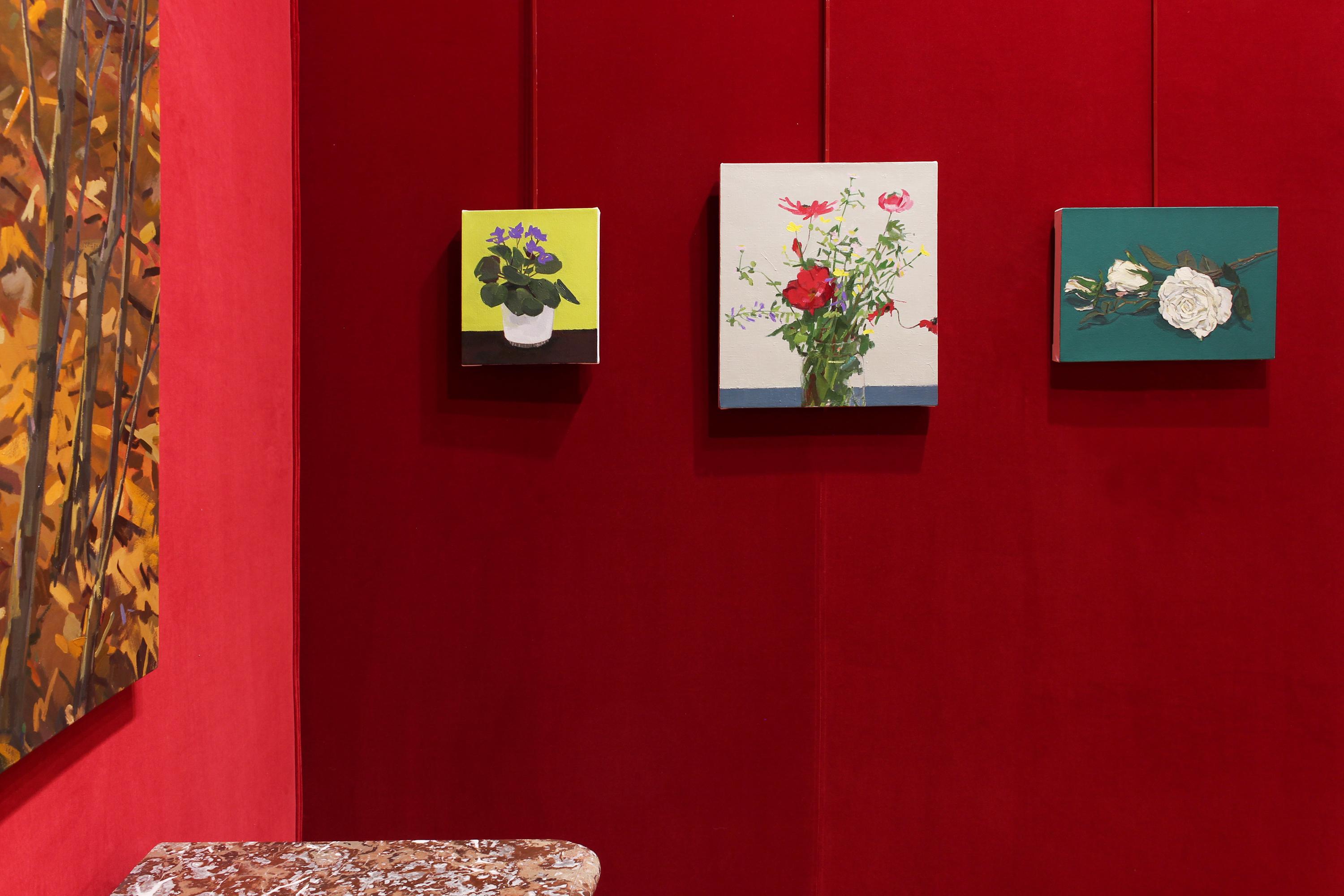 Nature morte - nature florale, botanique, naturalisme, couleurs vives - Gris Abstract Painting par Christina Renfer Vogel