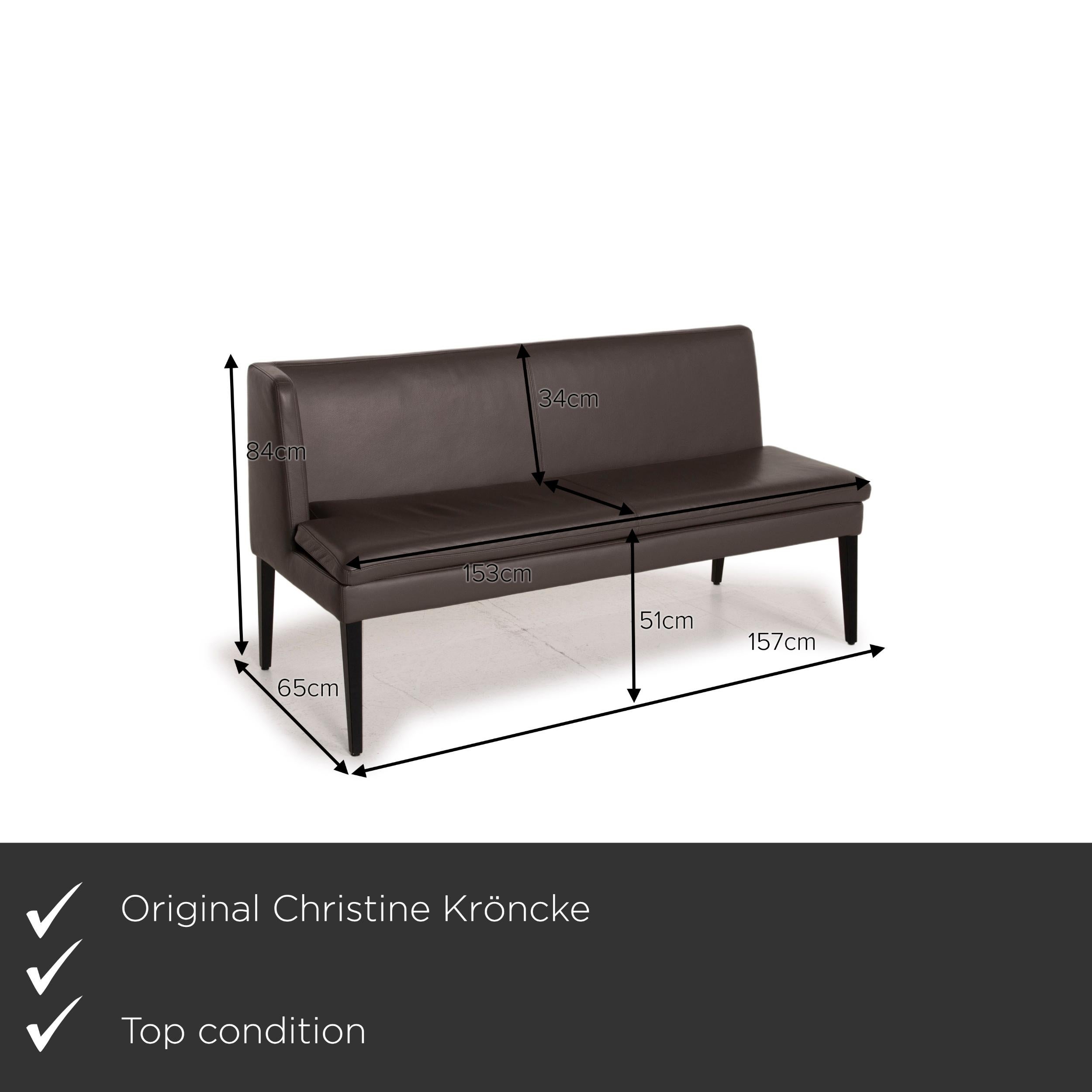 We present to you a Christine Kröncke Dinegra leather bench gray Bench dark gray.


 Product measurements in centimeters:
 

Depth: 65
Width: 157
Height: 84
Seat height: 51
Rest height:
Seat depth: 46
Seat width: 153
Back height: 34.
 