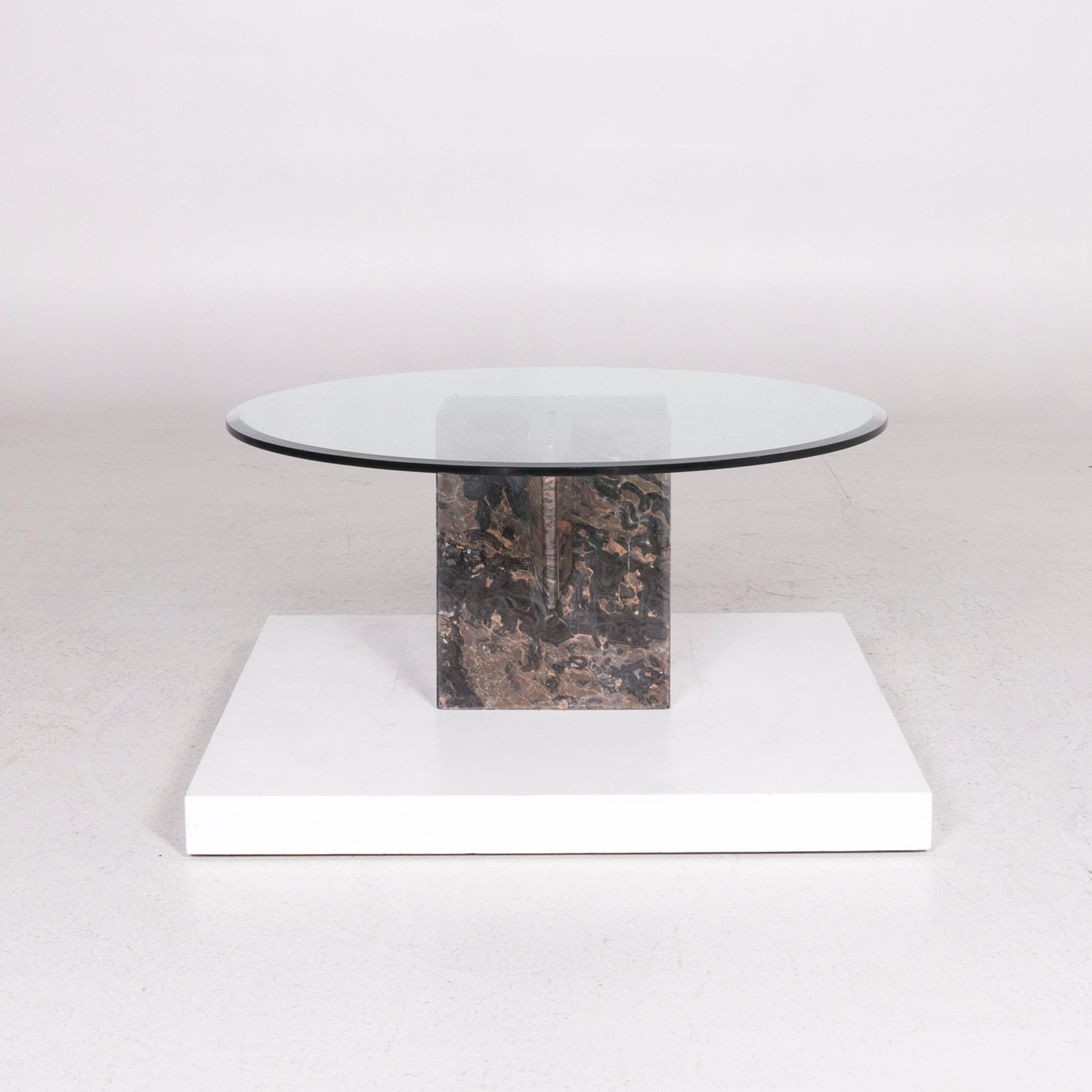 We bring to you a Christine Kröncke glass stone coffee table granite round table.

 

 Product measurements in centimeters:
 

 dDepth 100
 Width 100
 Height 43.





  