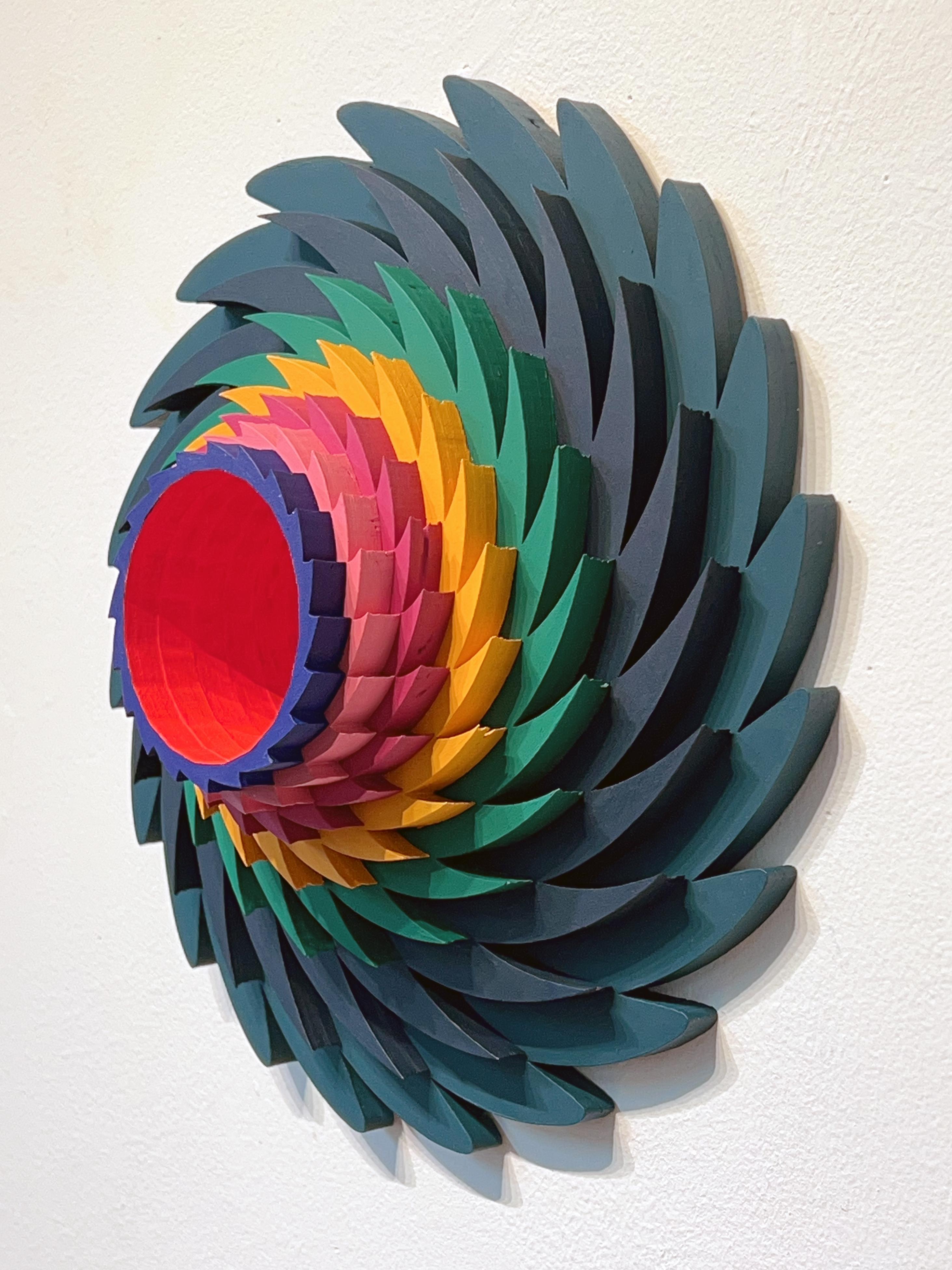 Grünes Satelliten, ein farbenfrohe, dreidimensionale, runde, geometrische Wandskulptur (Abstrakt), Painting, von Christine Romanell