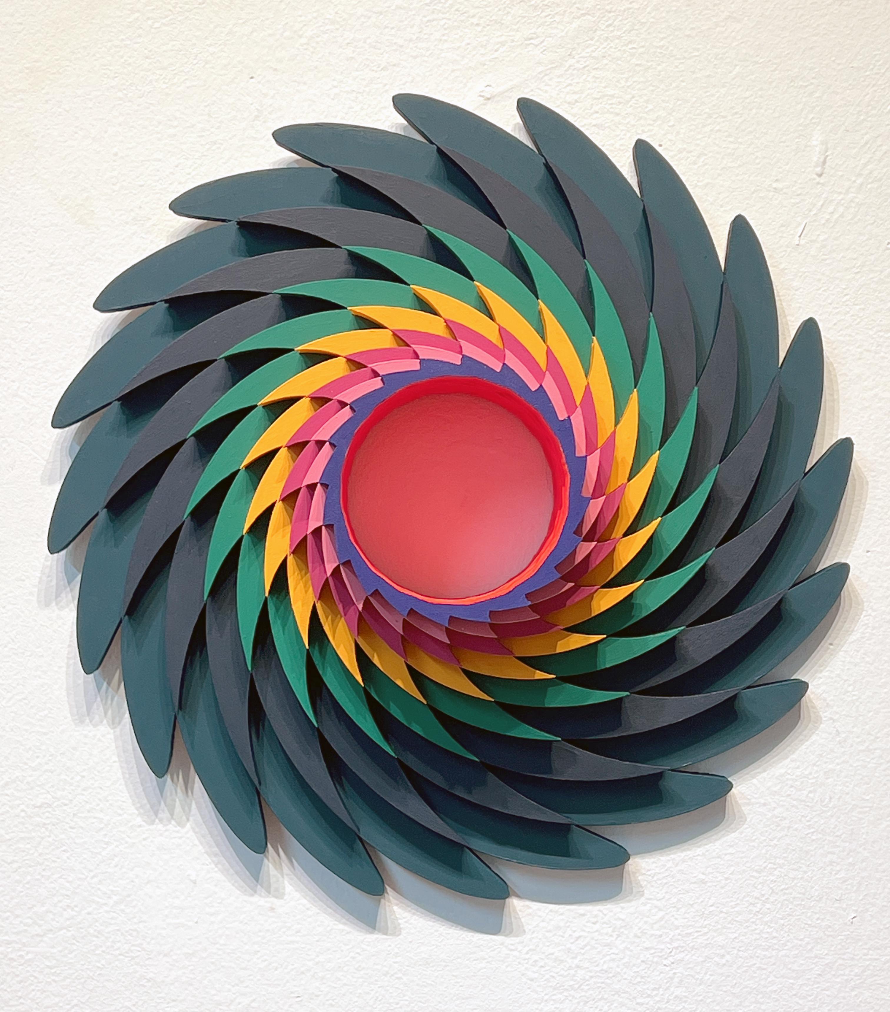 Christine Romanell Abstract Painting – Grünes Satelliten, ein farbenfrohe, dreidimensionale, runde, geometrische Wandskulptur