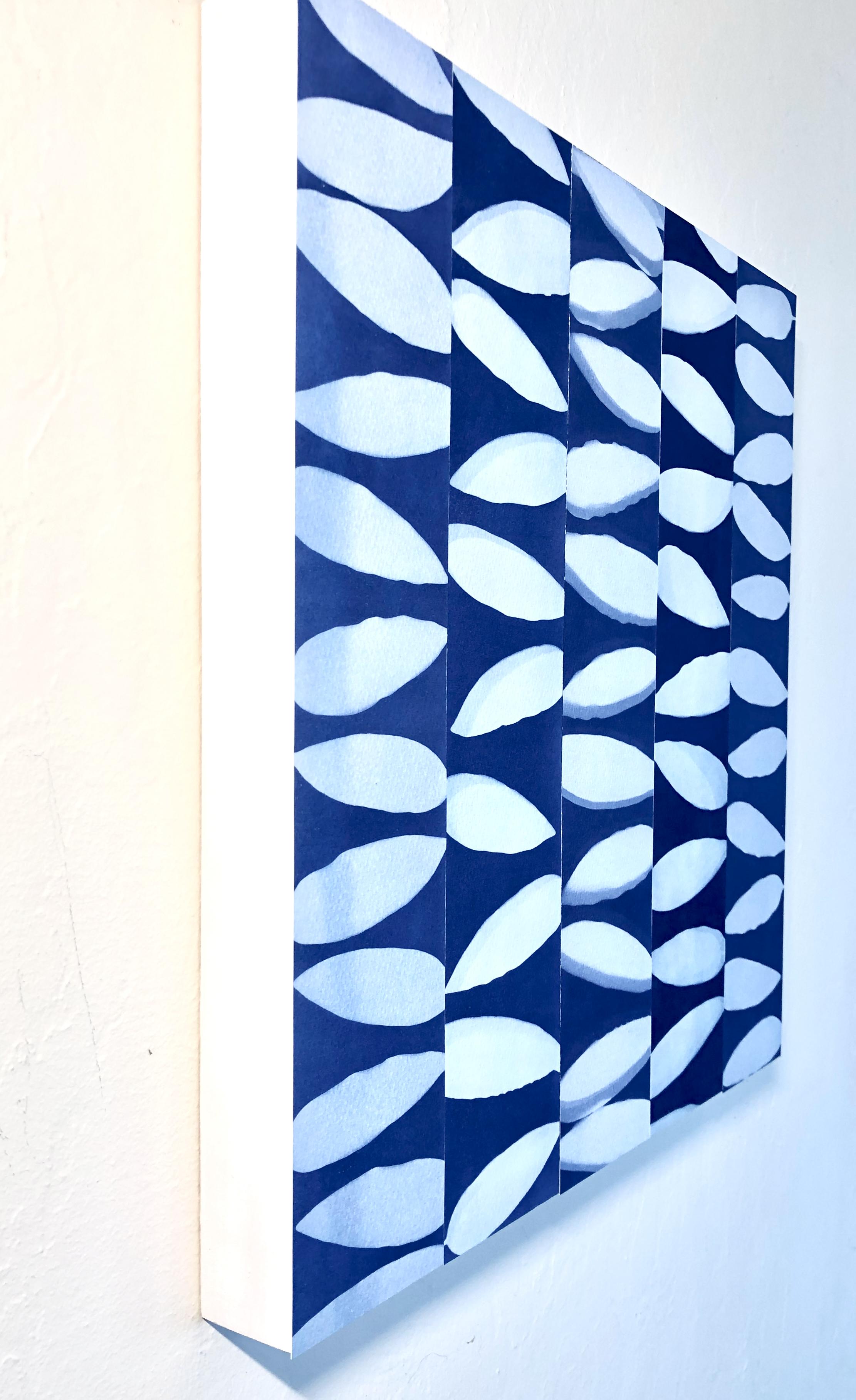 Blue and White (collage monotipo singolo di 16 x 16 pollici montato su pannello di legno) - Print di Christine So