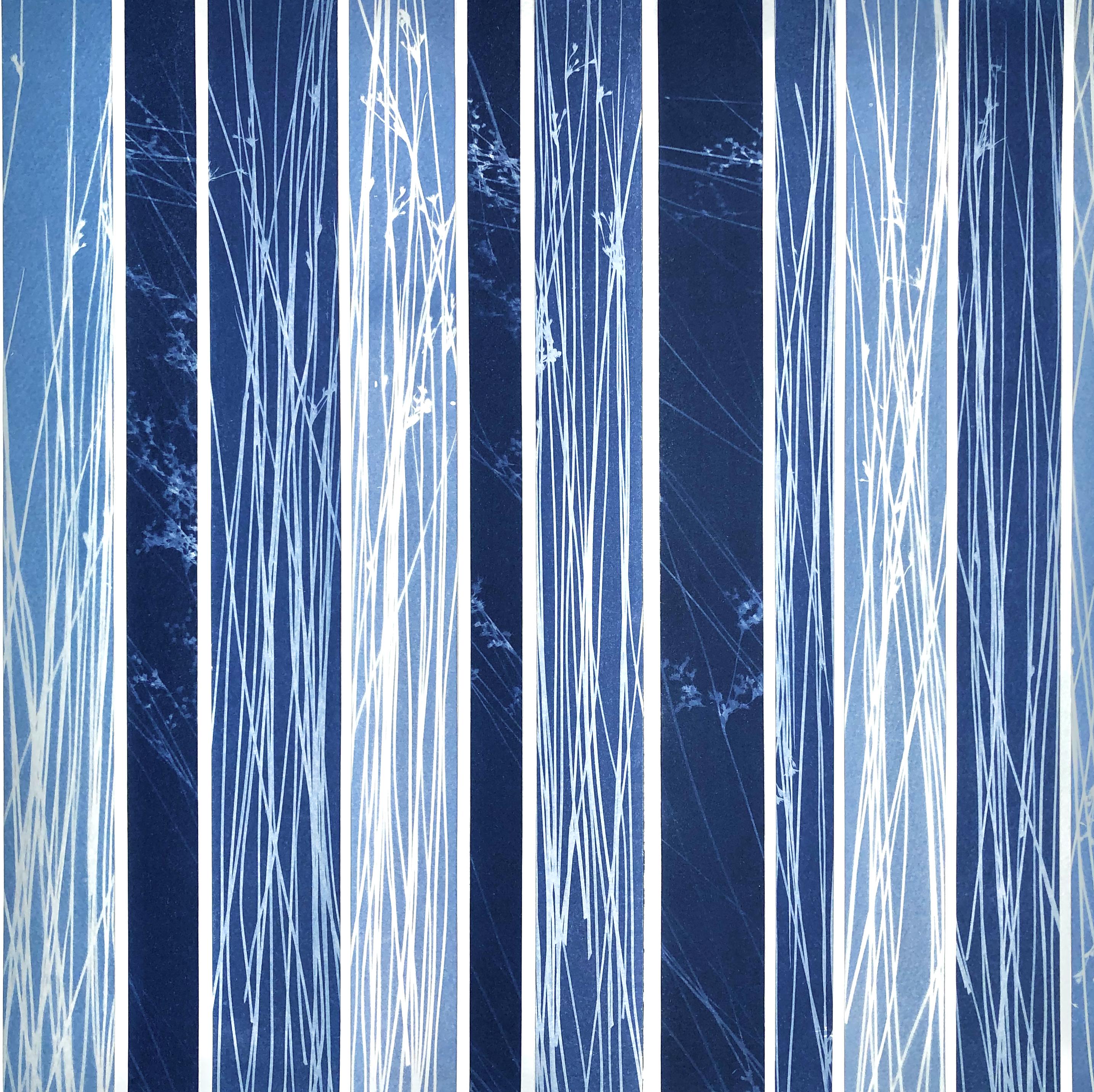 Tonos de azul 3 (collage monotipico individual de 16 x 16 pulgadas montado sobre panel de madera) - Mixed Media Art de Christine So