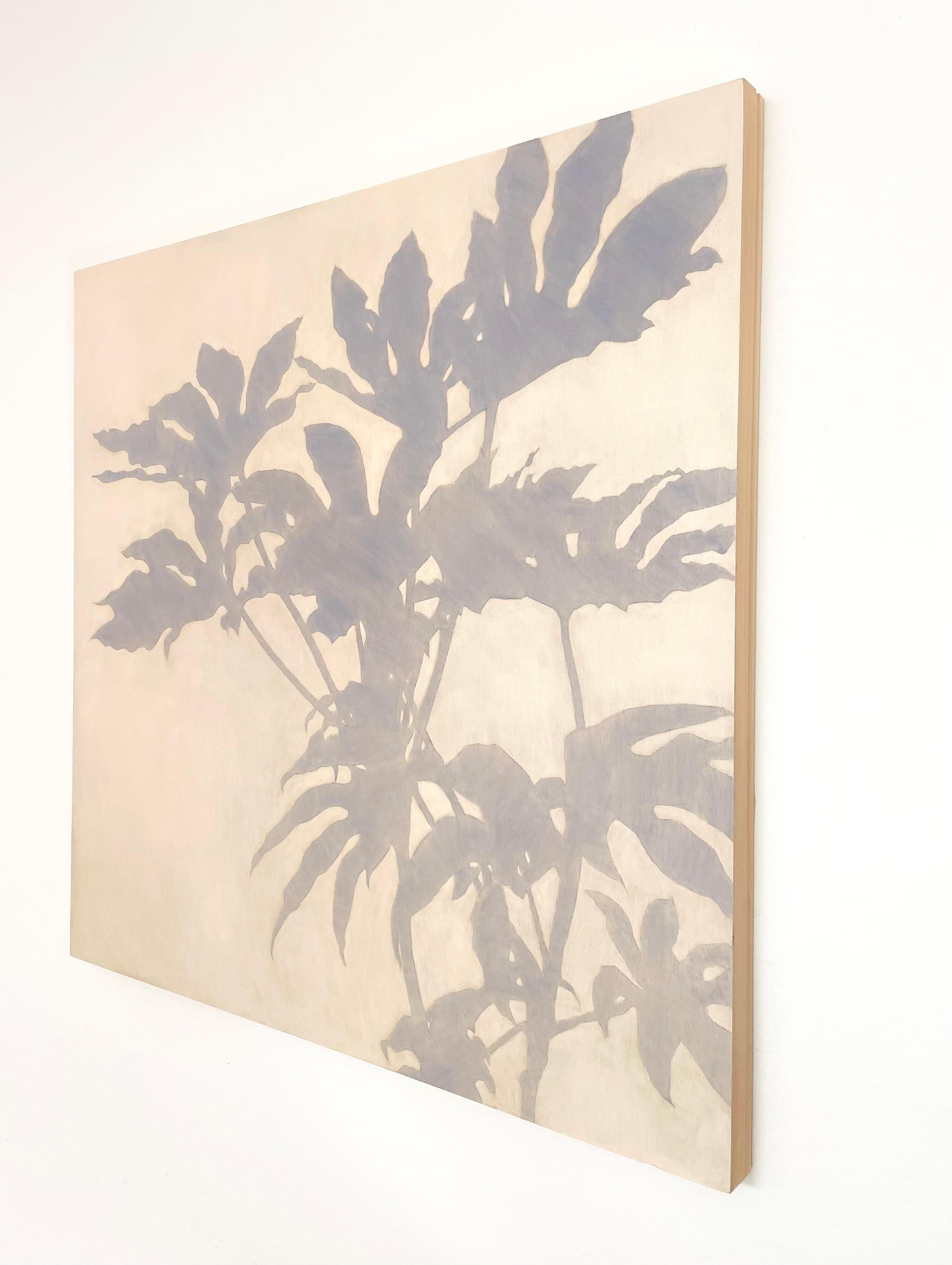 Voici la silhouette d'une aralie japonaise (paperplant, false castor oil plant, fatsia japonica). Les grandes feuilles ont neuf lobes et s'étalent largement.

Le ciel est peint en pêche pâle, bien qu'il semble presque de la même couleur que le