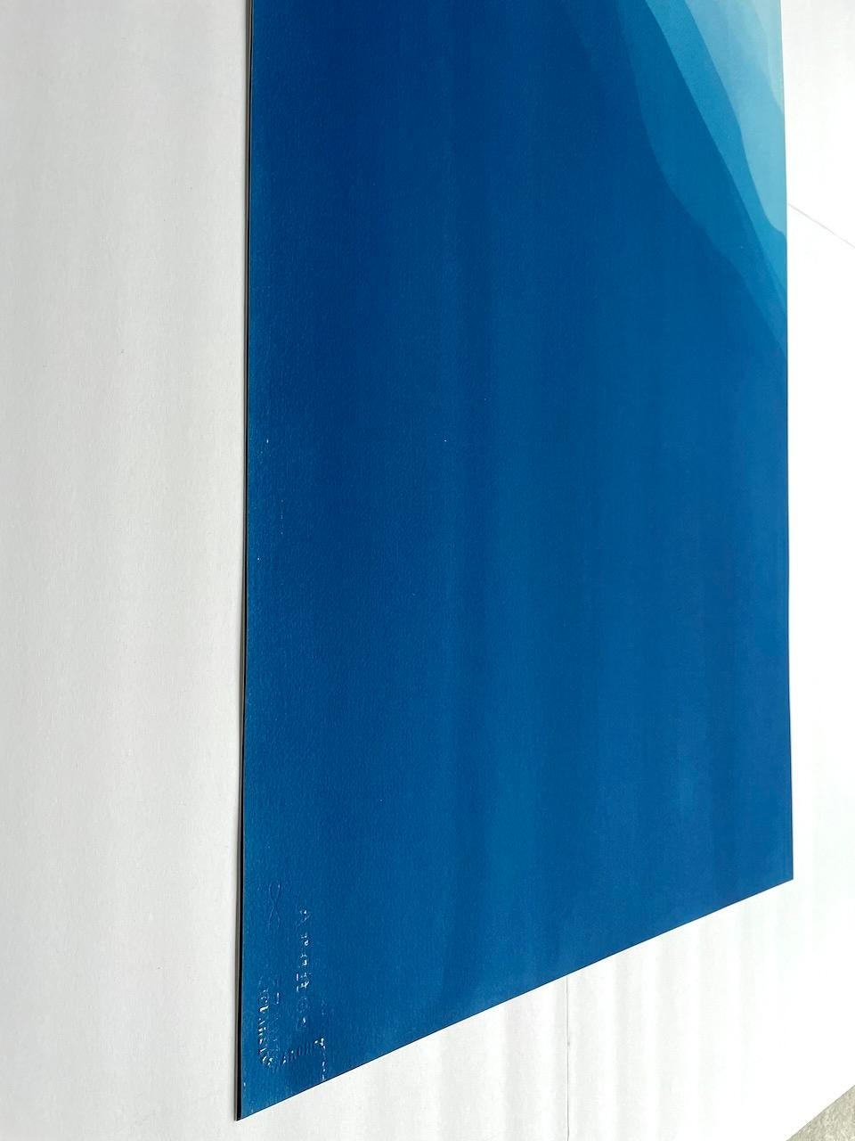 Sea Cliffs 6 (Handgedruckte abstrakte Cyanotypie von 40 x 20 Zoll) im Angebot 4
