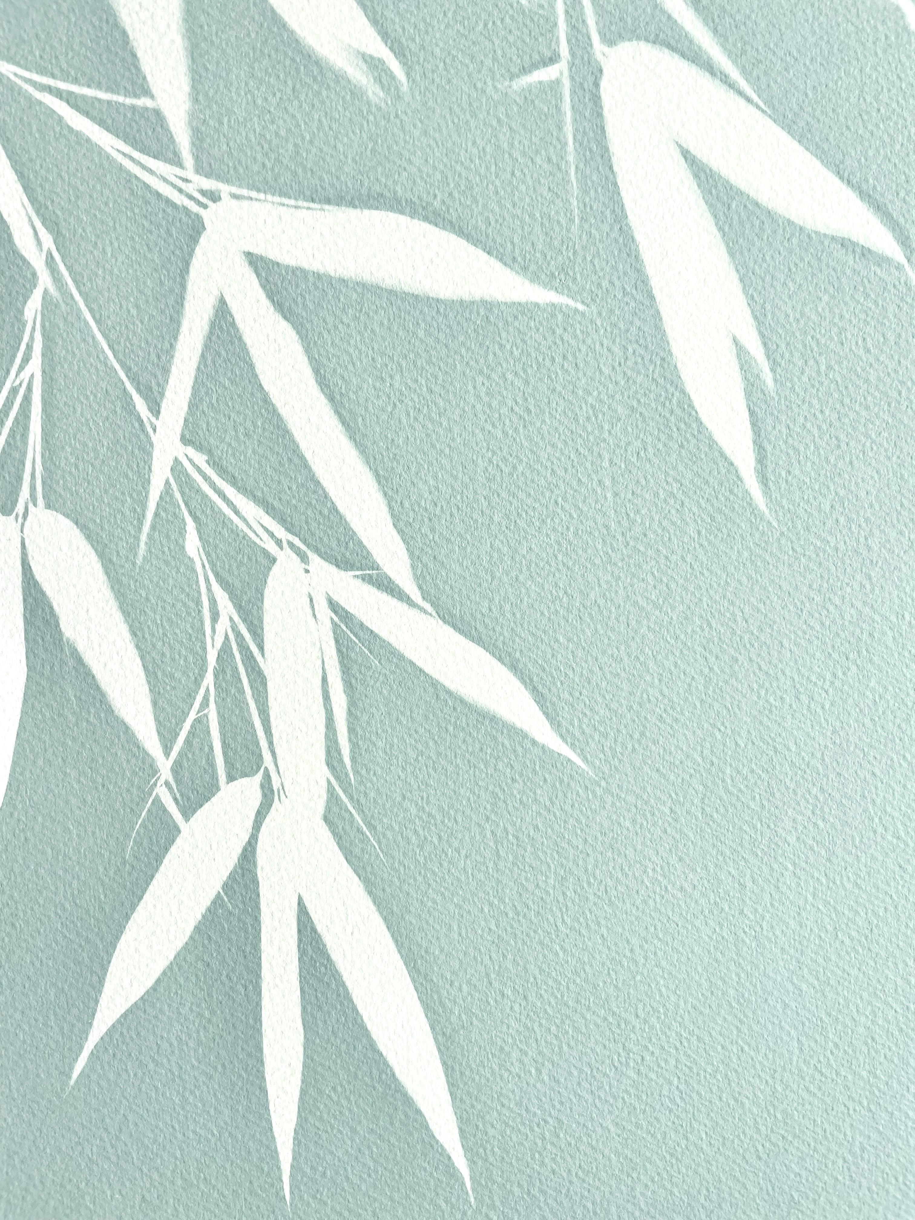 Celadon Bambus (handgedruckte botanische Cyanotypie, 24 x 18 Zoll) im Angebot 1