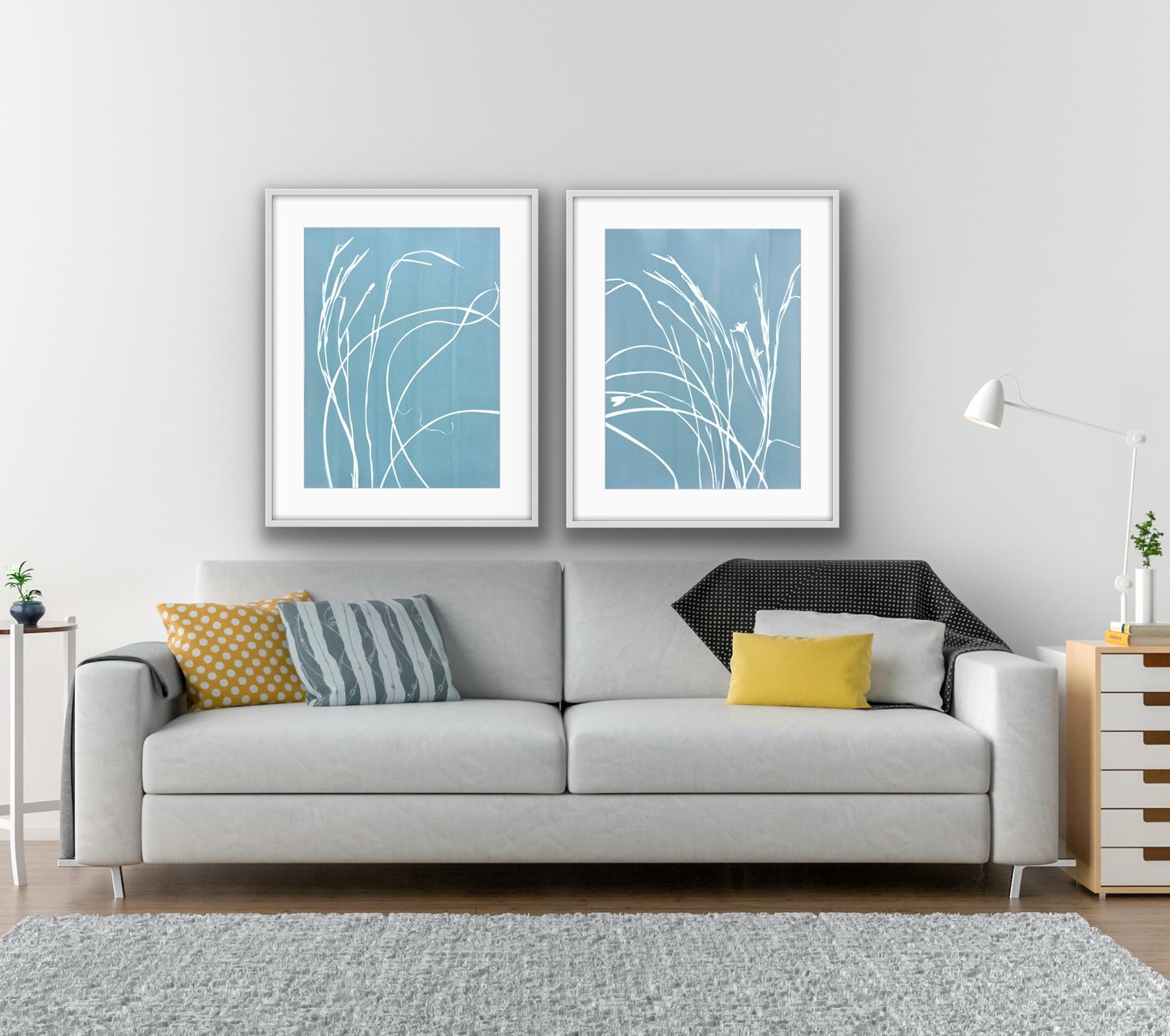 Gray Iris V (cyanotype, 24 x 18 pouces) - Contemporain Photograph par Christine So