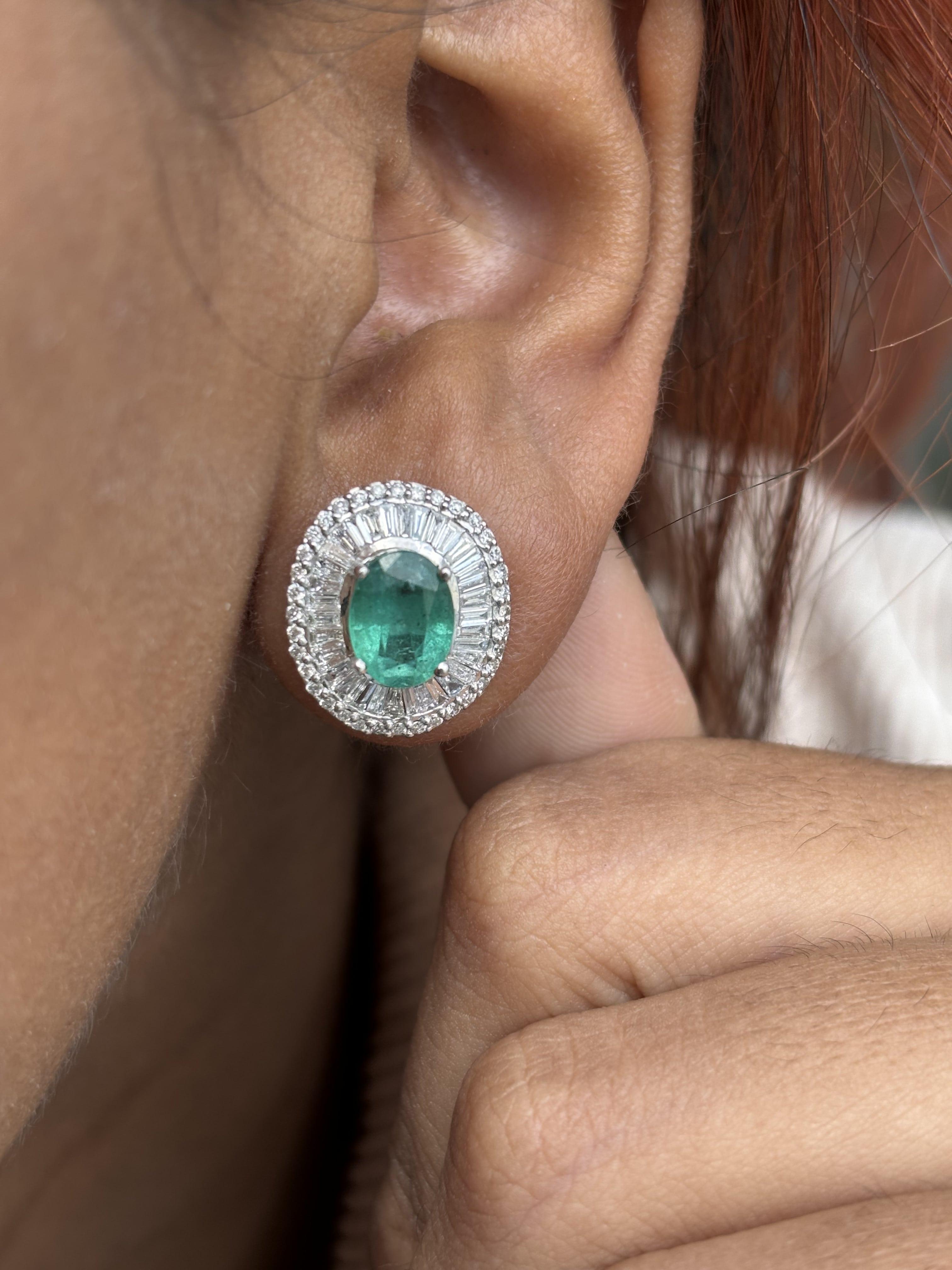 2.77 Ct Zambian Emerald & Diamonds studded Statement Stud Earrings in 18K Gold For Sale 3