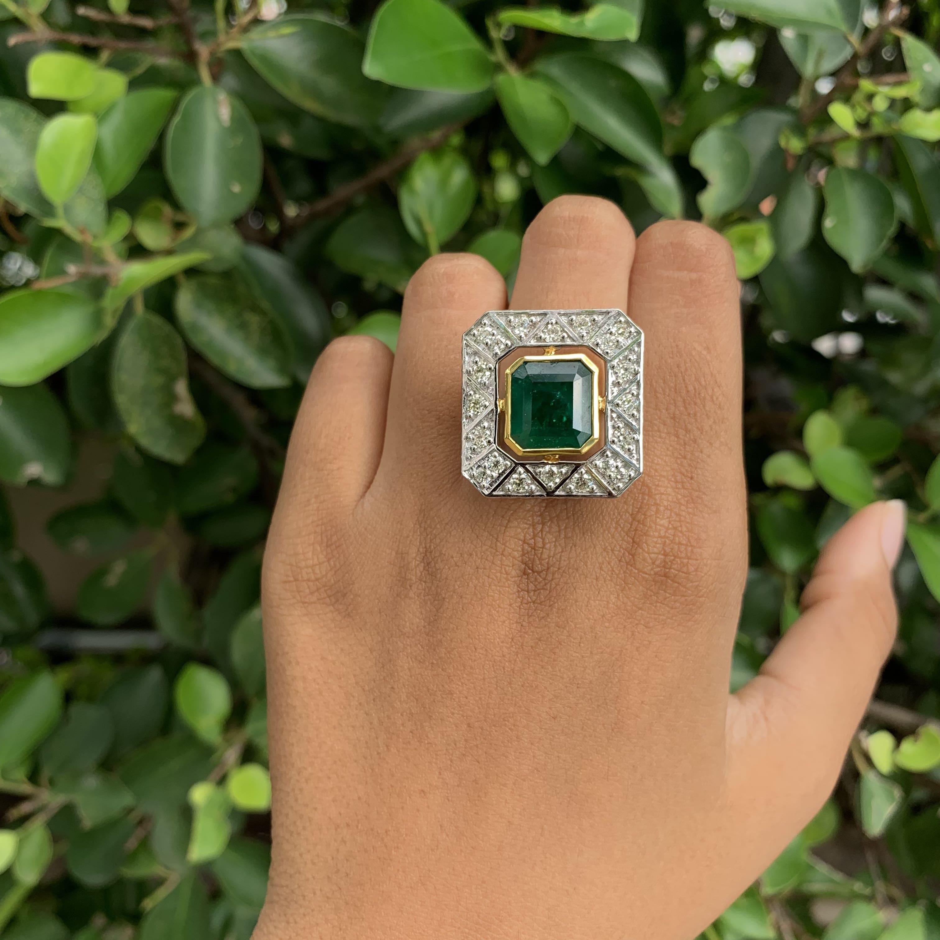 5.22 ct Colombian Emerald Art Deco Ring with Old Cut Diamonds in 18K Gold For Sale 5
