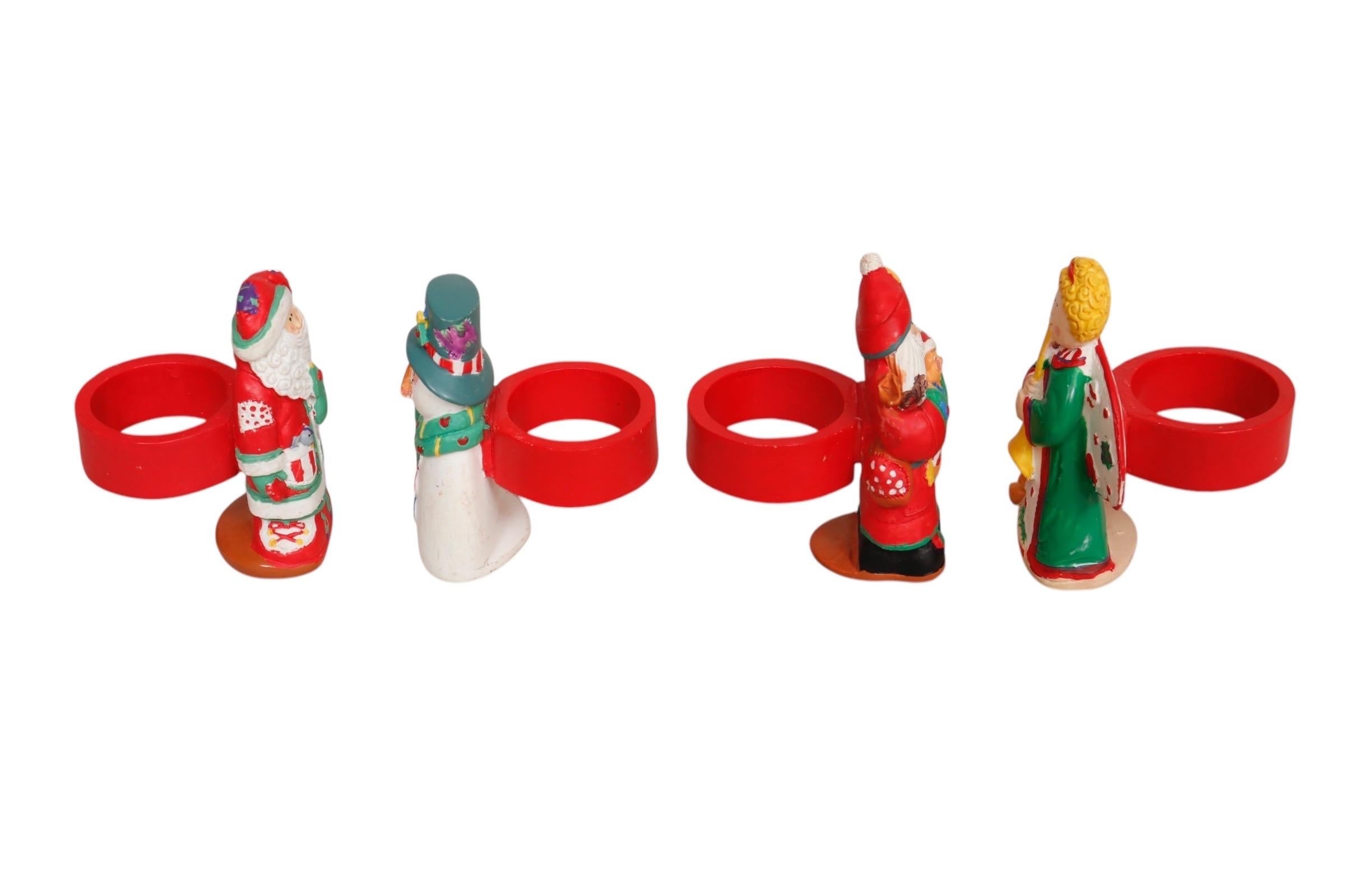 Ein Set aus vier Serviettenringen 