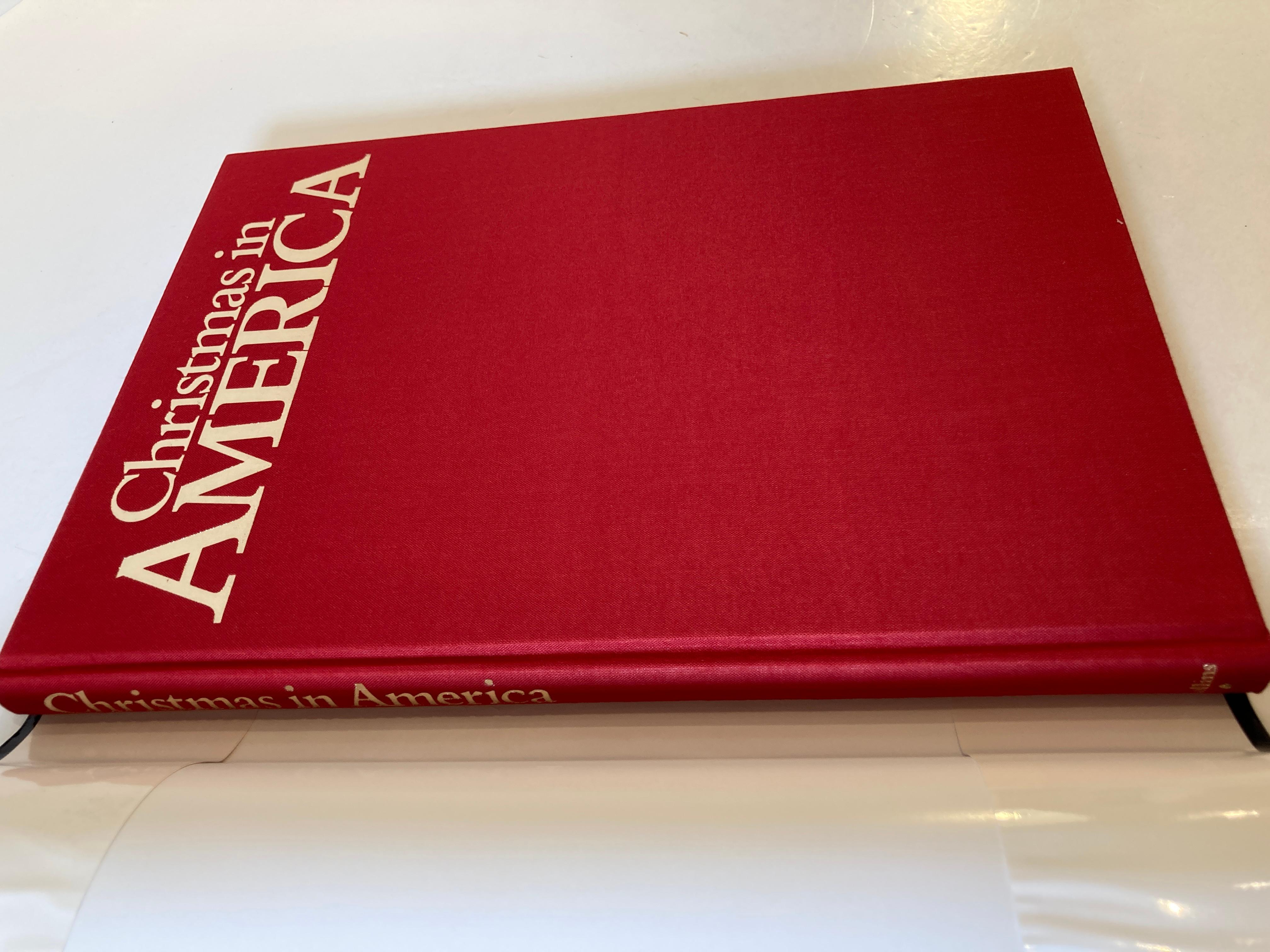 Paper Christmas in America Vintage Hardcover Book 1988 First Printing Edition For Sale