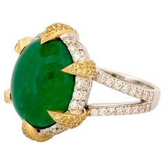 Statement-Ring aus 18 Karat Gold mit 8,99 Karat Smaragd und Cabochon
