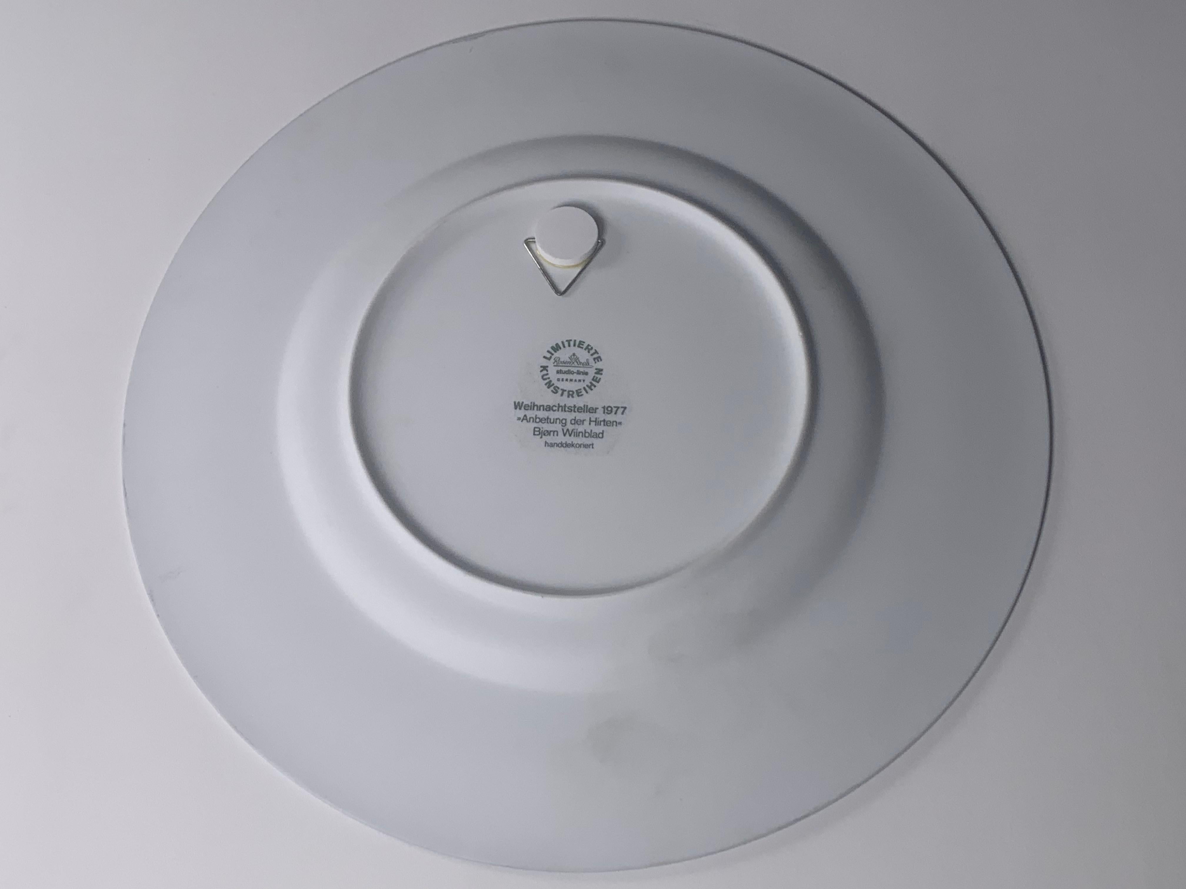 Christmas Songs Plate by Bjorn Wiinblad for Rosenthal from 1977 In Excellent Condition For Sale In Milan, Italy