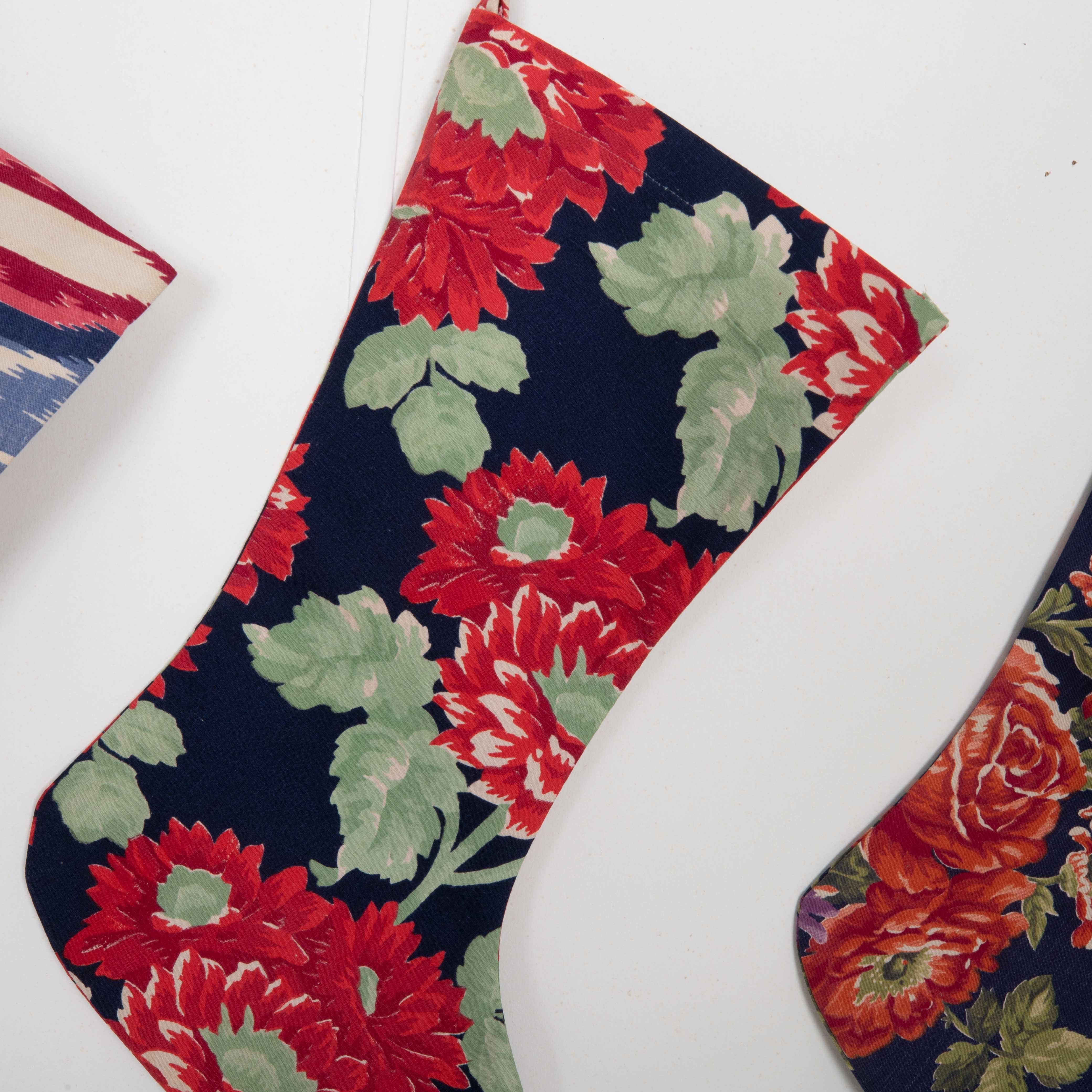 Set of 5 Christmas Stocking Made from Russian Roller Printed Texiles from 1960s  For Sale 3