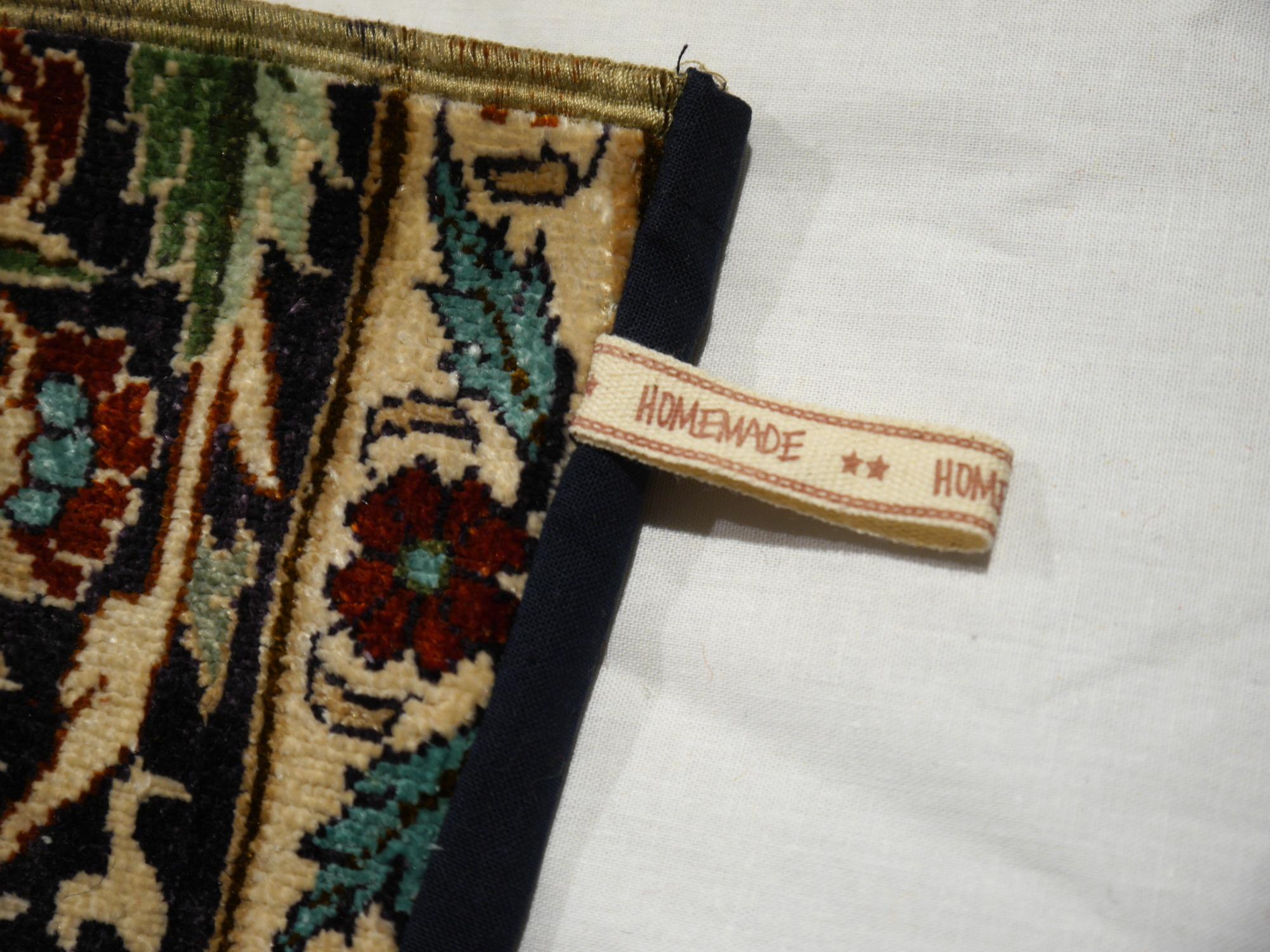 Stocking de Noël unique en son genre, réalisé à partir d'un tapis en soie Hereke des années 1970 Bon état - En vente à Lohr, Bavaria, DE