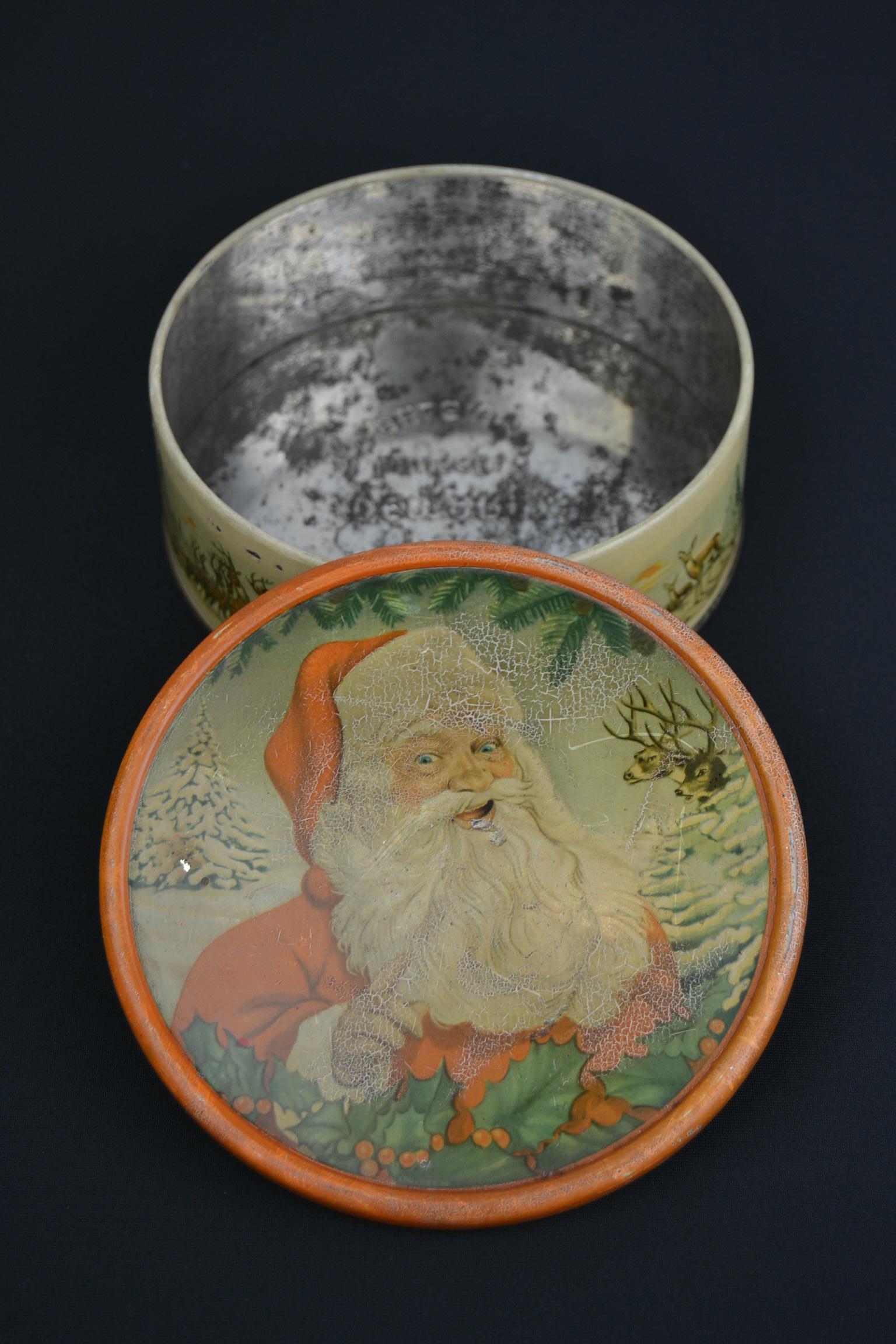 Christmas Tin with Santa Claus, Belgium 11