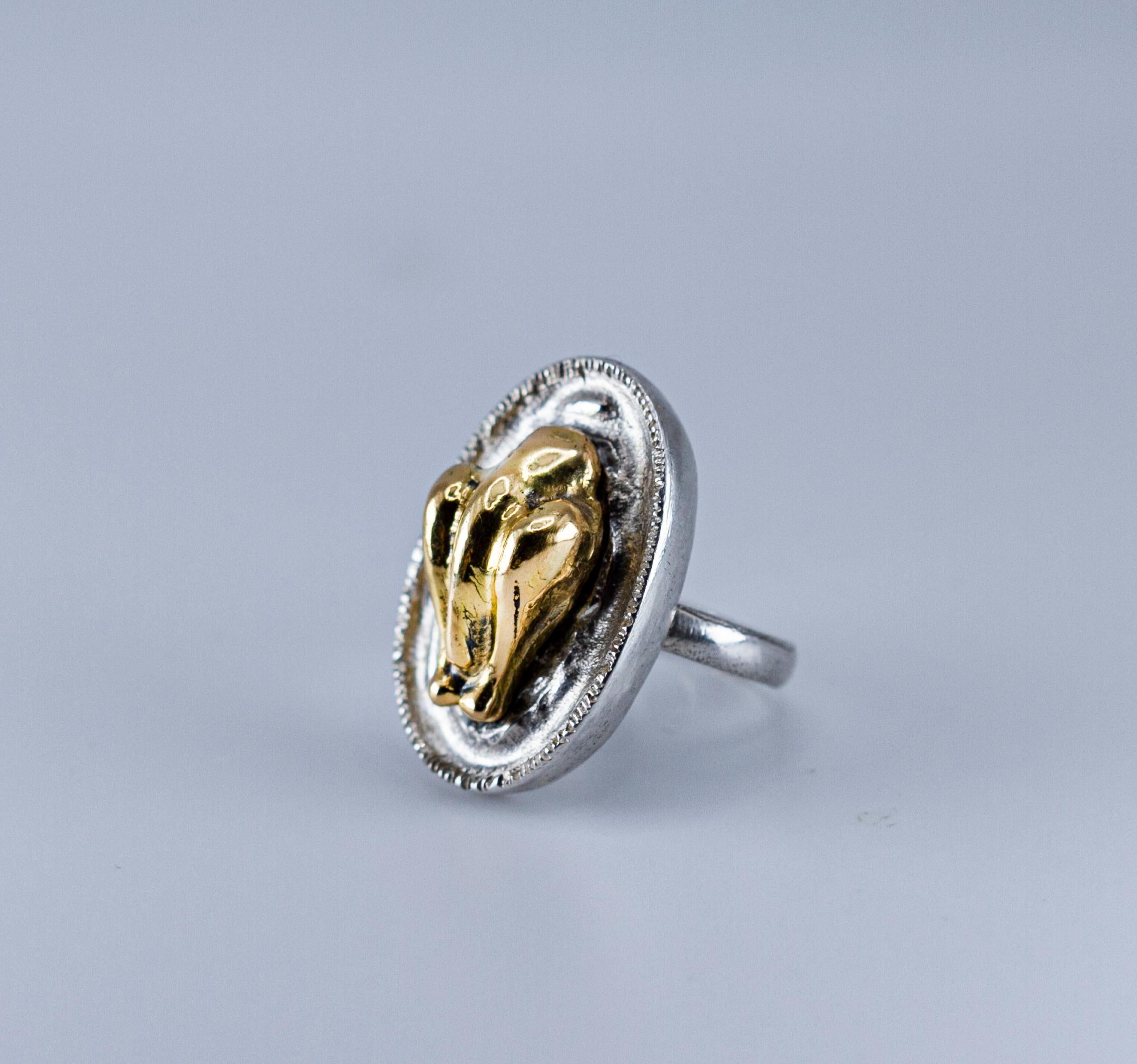 This ring is a one of a kind contemporary jewellery hand sculpted by the French jeweller Binliang Alexander Peng.

The jewellery artist often uses memories of her childhood to create unique pieces.

