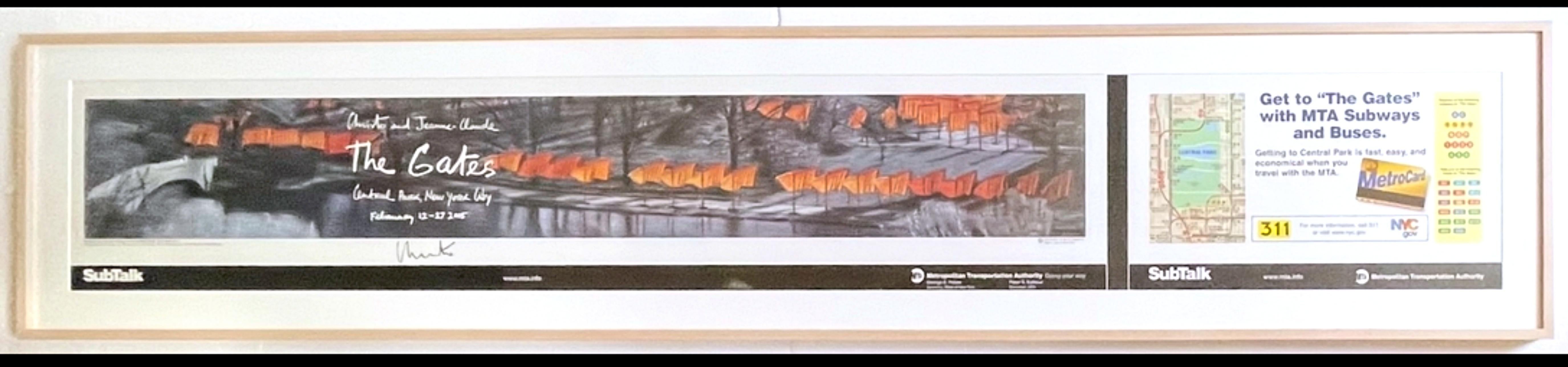 The Gates, bannière originale surdimensionnée du métro de Manhattan, signée, encadrée - Pop Art Print par Christo and Jeanne-Claude