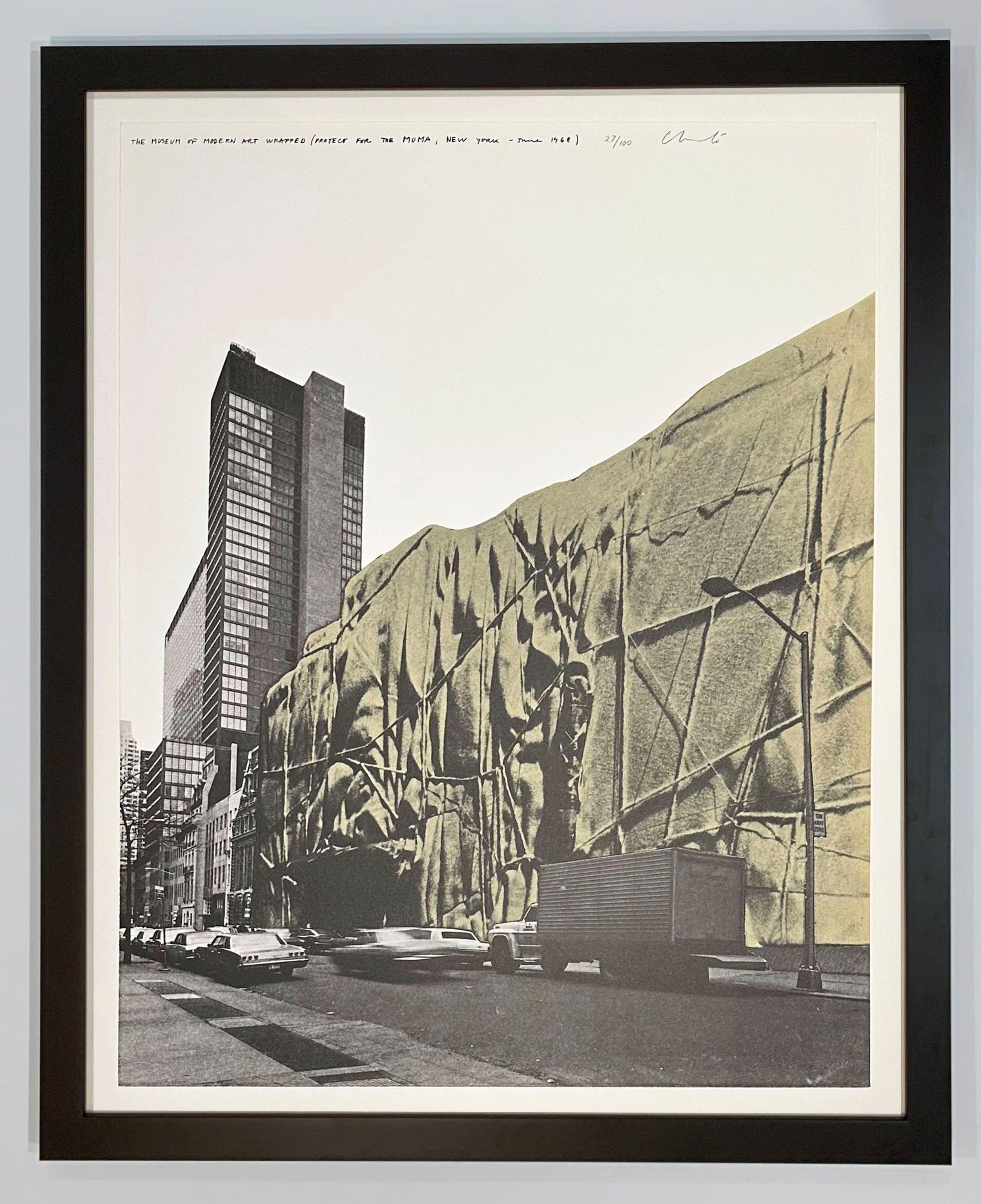 El Museo de Arte Moderno, Envuelto (Frente), Proyecto para Nueva York - Print de Christo and Jeanne-Claude