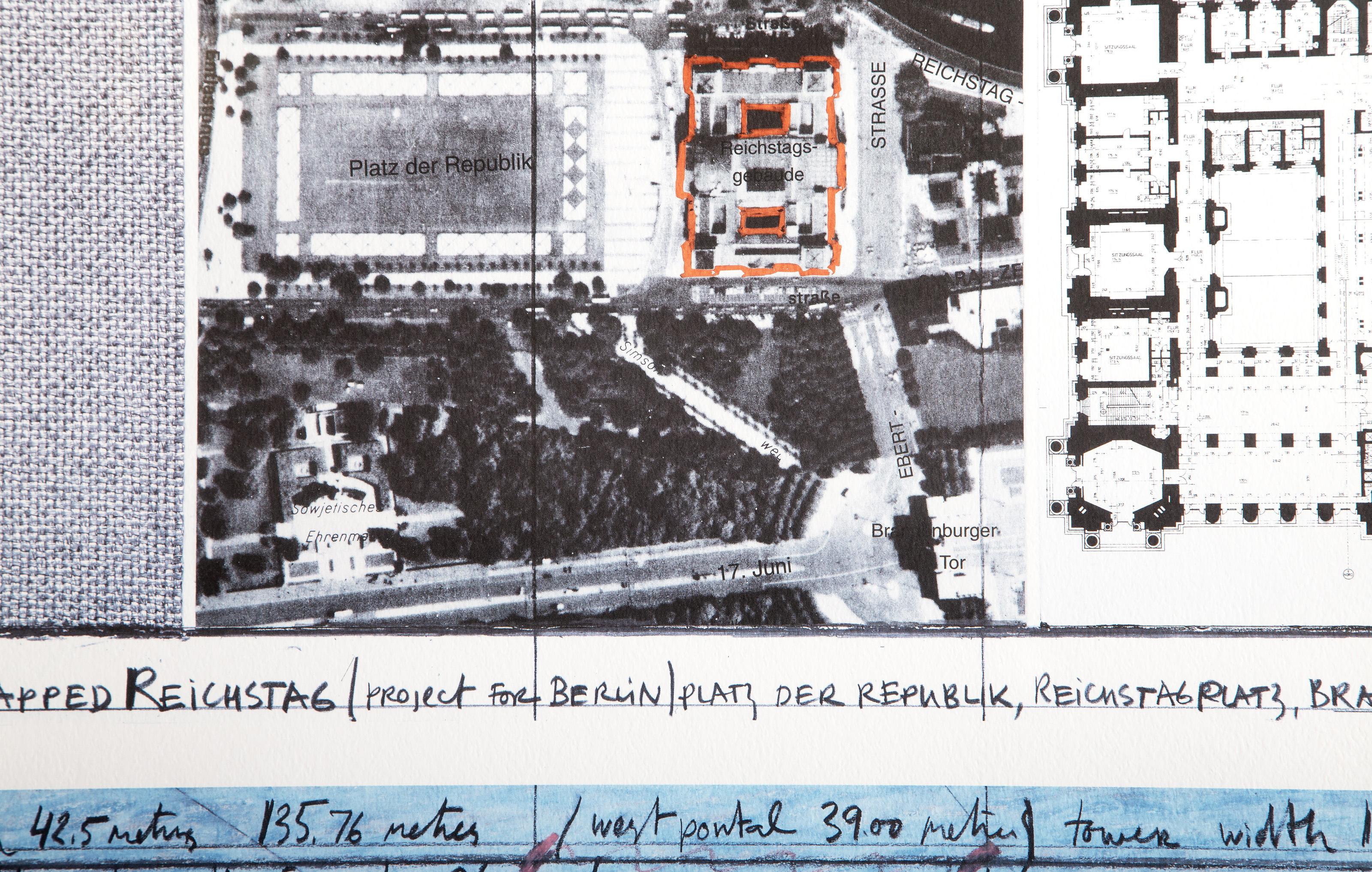 Eingewickelter Reichstag
Christo und Jeanne-Claude, Bulgaren (1935-2020)
Offsetlithographie, in der Platte signiert
Bildgröße: 31,5 x 24,5 Zoll
Größe: 39 x 27,25 Zoll (99,06 x 69,22 cm)
Rahmengröße: 42,25 x 30,75 Zoll
