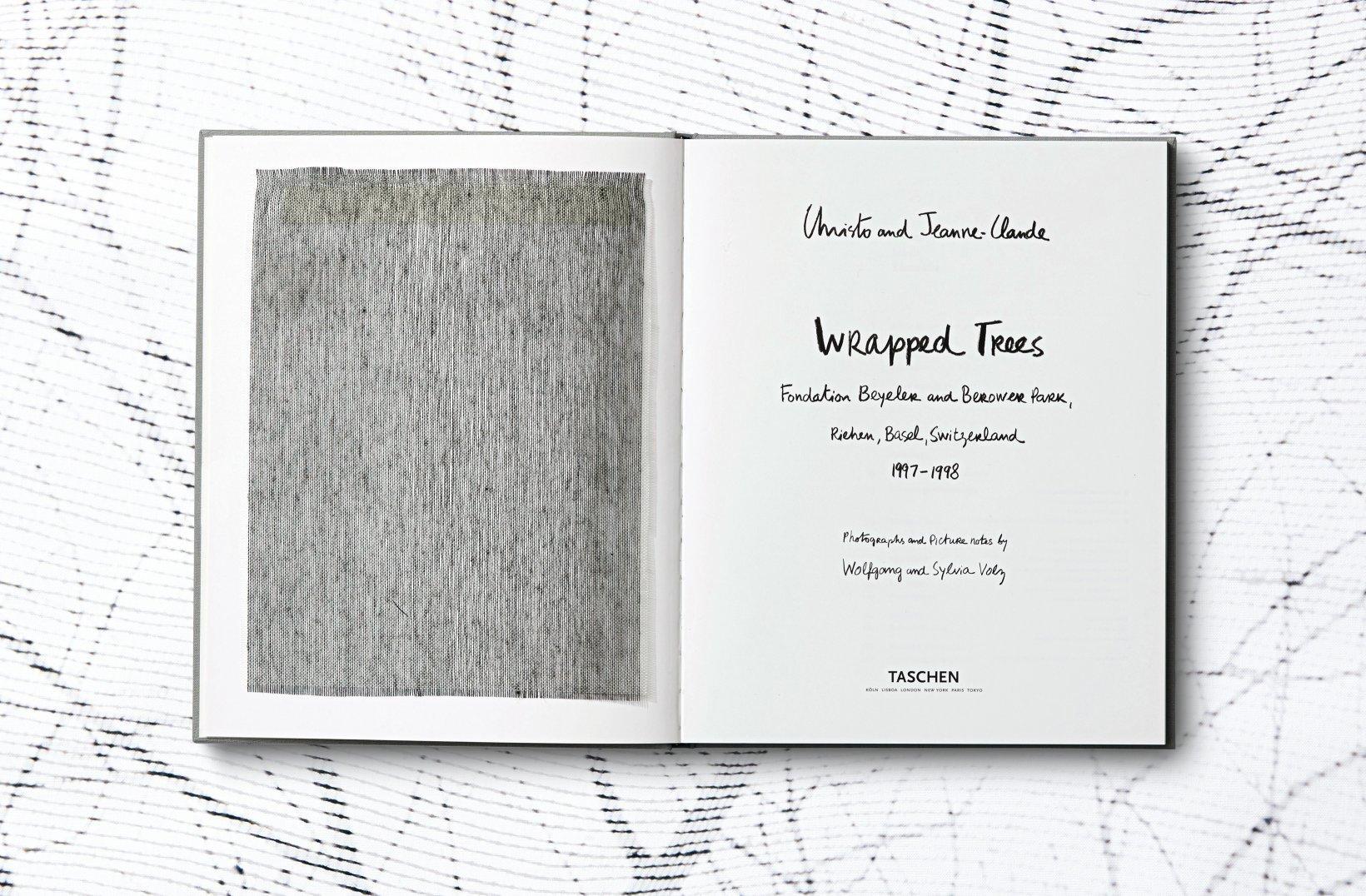 Christo und Jeanne-Claude. Eingewickelte Bäume. Basel 19971998. Signiertes Buch und Druck im Angebot 2